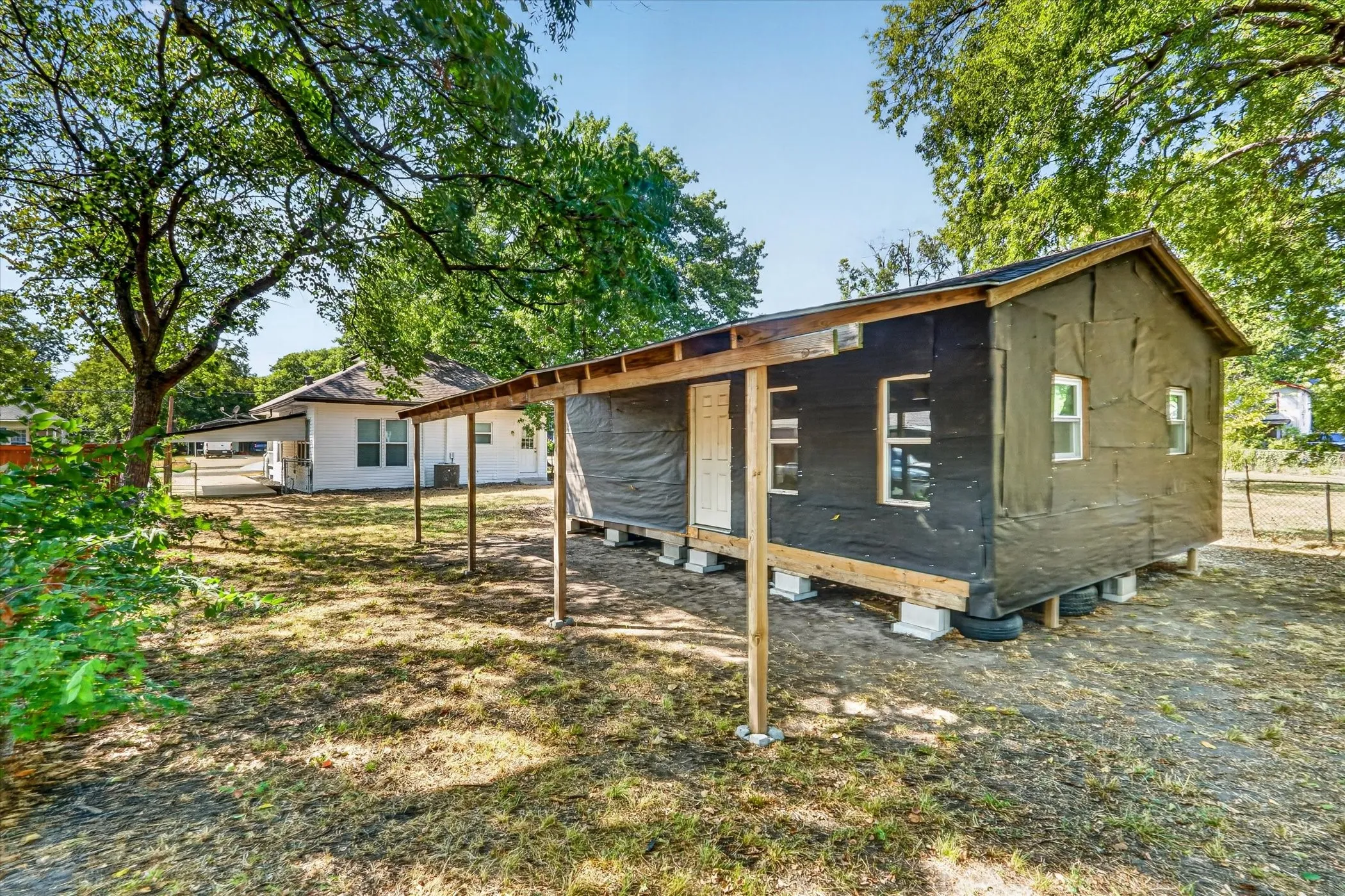 Single Family Residence For Sale in Kaufman County , 906 N Catherine Street, Terrell, Texas 75160, 3 Bedroom, 1 Bathroom, Garage spaces, 1,152 Sqft, built in 1960, mls#21379239, Real Estate Agent in Terrell, Homes For Sale in Kaufman county, Homes For Sale in Terrell, Realtor in Terrell Texas, Real Estate Brokerage Independent Realty Texas, Luminita Cordes Realtor