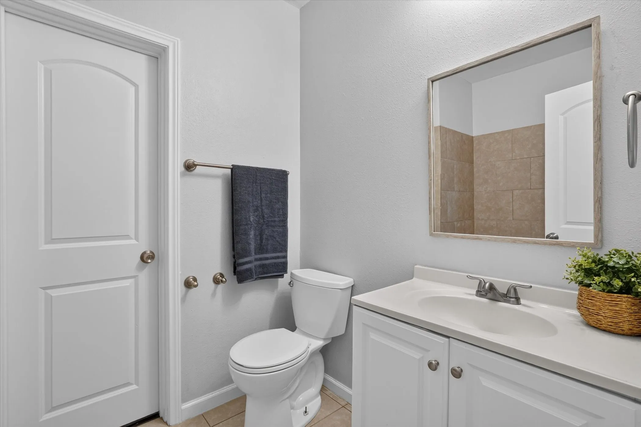 Single Family Residence For Sale in Kaufman County , 906 N Catherine Street, Terrell, Texas 75160, 3 Bedroom, 1 Bathroom, Garage spaces, 1,152 Sqft, built in 1960, mls#21379239, Real Estate Agent in Terrell, Homes For Sale in Kaufman county, Homes For Sale in Terrell, Realtor in Terrell Texas, Real Estate Brokerage Independent Realty Texas, Luminita Cordes Realtor