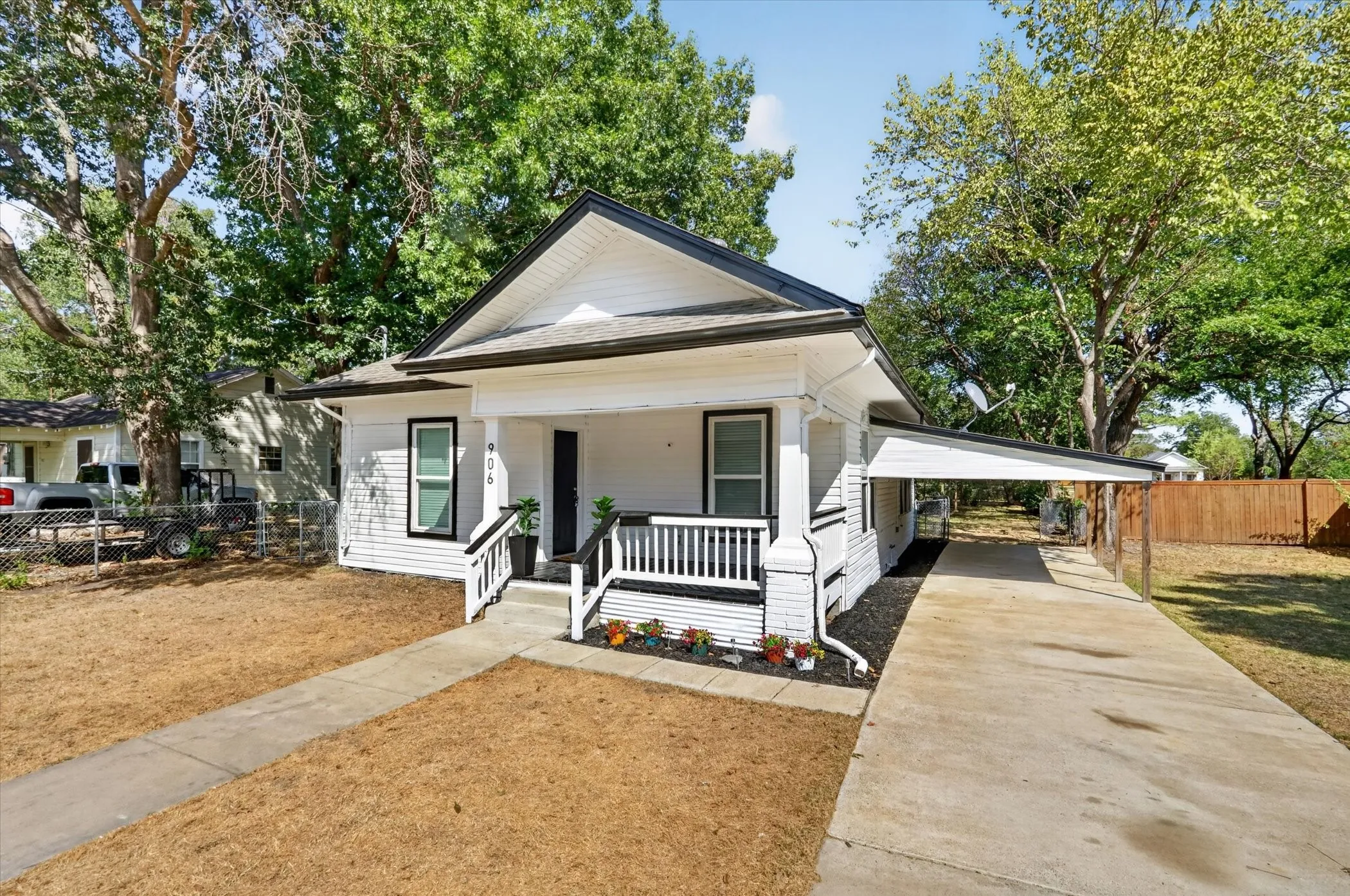 Single Family Residence For Sale in Kaufman County , 906 N Catherine Street, Terrell, Texas 75160, 3 Bedroom, 1 Bathroom, Garage spaces, 1,152 Sqft, built in 1960, mls#21379239, Real Estate Agent in Terrell, Homes For Sale in Kaufman county, Homes For Sale in Terrell, Realtor in Terrell Texas, Real Estate Brokerage Independent Realty Texas, Luminita Cordes Realtor