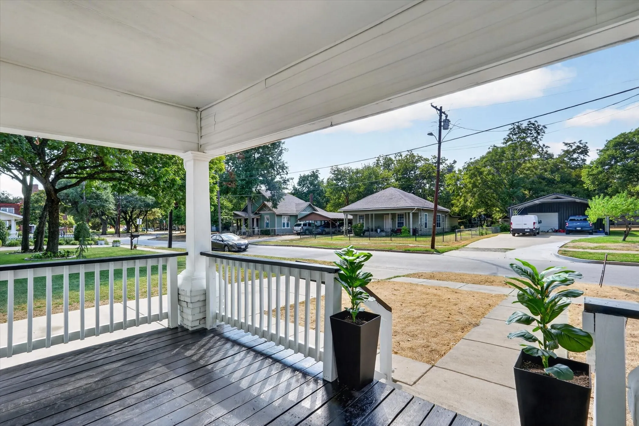 Single Family Residence For Sale in Kaufman County , 906 N Catherine Street, Terrell, Texas 75160, 3 Bedroom, 1 Bathroom, Garage spaces, 1,152 Sqft, built in 1960, mls#21379239, Real Estate Agent in Terrell, Homes For Sale in Kaufman county, Homes For Sale in Terrell, Realtor in Terrell Texas, Real Estate Brokerage Independent Realty Texas, Luminita Cordes Realtor