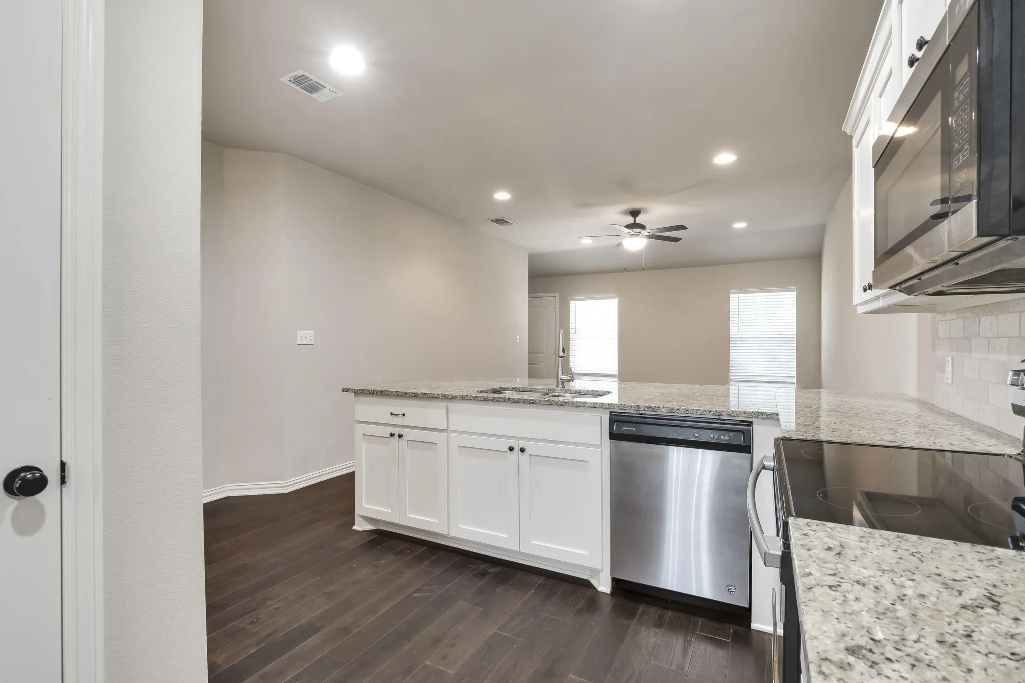 Single Family Residence For Rent in Grayson County , 3608 Brookstone Drive, Sherman, Texas 75092, 3 Bedroom, 2 Bathroom, 2 Garage spaces, 1,291 Sqft, built in 2018, mls#21380531, Real Estate Agent in Sherman, Homes For Rent in Grayson county, Homes For Rent in Sherman, Realtor in Sherman Texas, Real Estate Brokerage Independent Realty Texas, Luminita Cordes Realtor