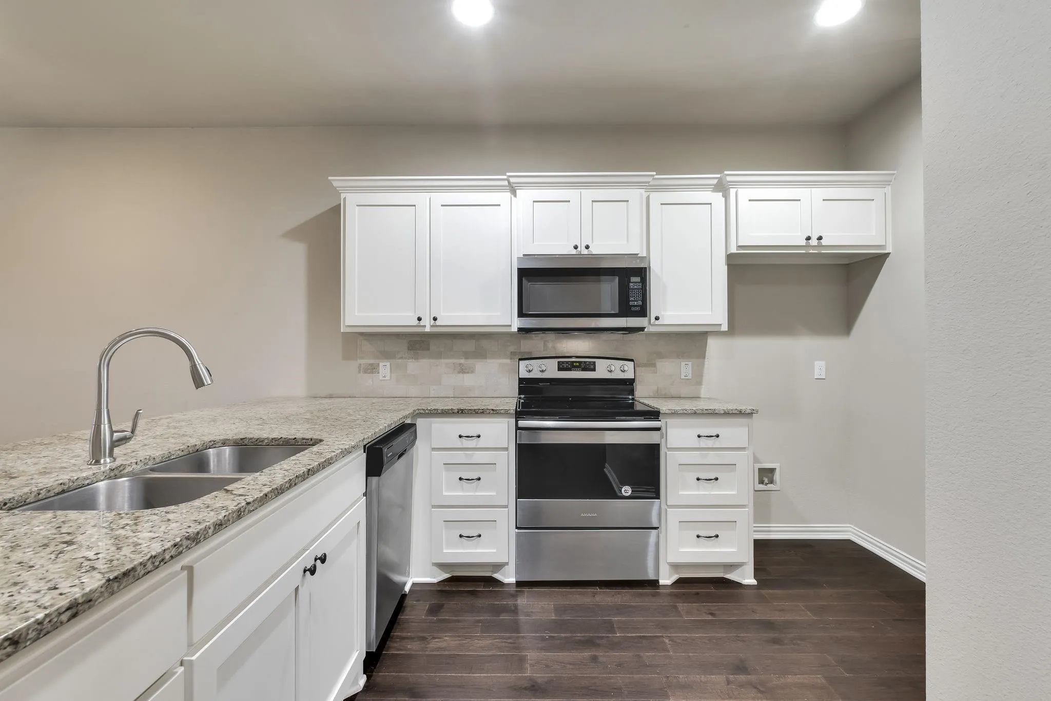 Single Family Residence For Rent in Grayson County , 3608 Brookstone Drive, Sherman, Texas 75092, 3 Bedroom, 2 Bathroom, 2 Garage spaces, 1,291 Sqft, built in 2018, mls#21380531, Real Estate Agent in Sherman, Homes For Rent in Grayson county, Homes For Rent in Sherman, Realtor in Sherman Texas, Real Estate Brokerage Independent Realty Texas, Luminita Cordes Realtor