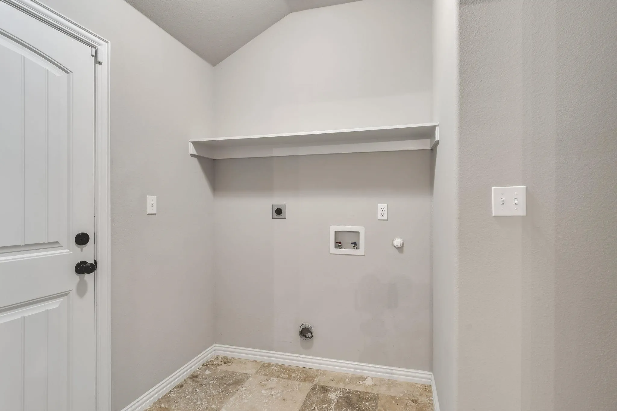 Single Family Residence For Rent in Grayson County , 3608 Brookstone Drive, Sherman, Texas 75092, 3 Bedroom, 2 Bathroom, 2 Garage spaces, 1,291 Sqft, built in 2018, mls#21380531, Real Estate Agent in Sherman, Homes For Rent in Grayson county, Homes For Rent in Sherman, Realtor in Sherman Texas, Real Estate Brokerage Independent Realty Texas, Luminita Cordes Realtor