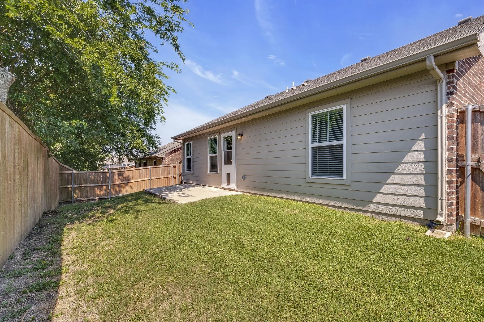 Single Family Residence For Rent in Grayson County , 3608 Brookstone Drive, Sherman, Texas 75092, 3 Bedroom, 2 Bathroom, 2 Garage spaces, 1,291 Sqft, built in 2018, mls#21380531, Real Estate Agent in Sherman, Homes For Rent in Grayson county, Homes For Rent in Sherman, Realtor in Sherman Texas, Real Estate Brokerage Independent Realty Texas, Luminita Cordes Realtor