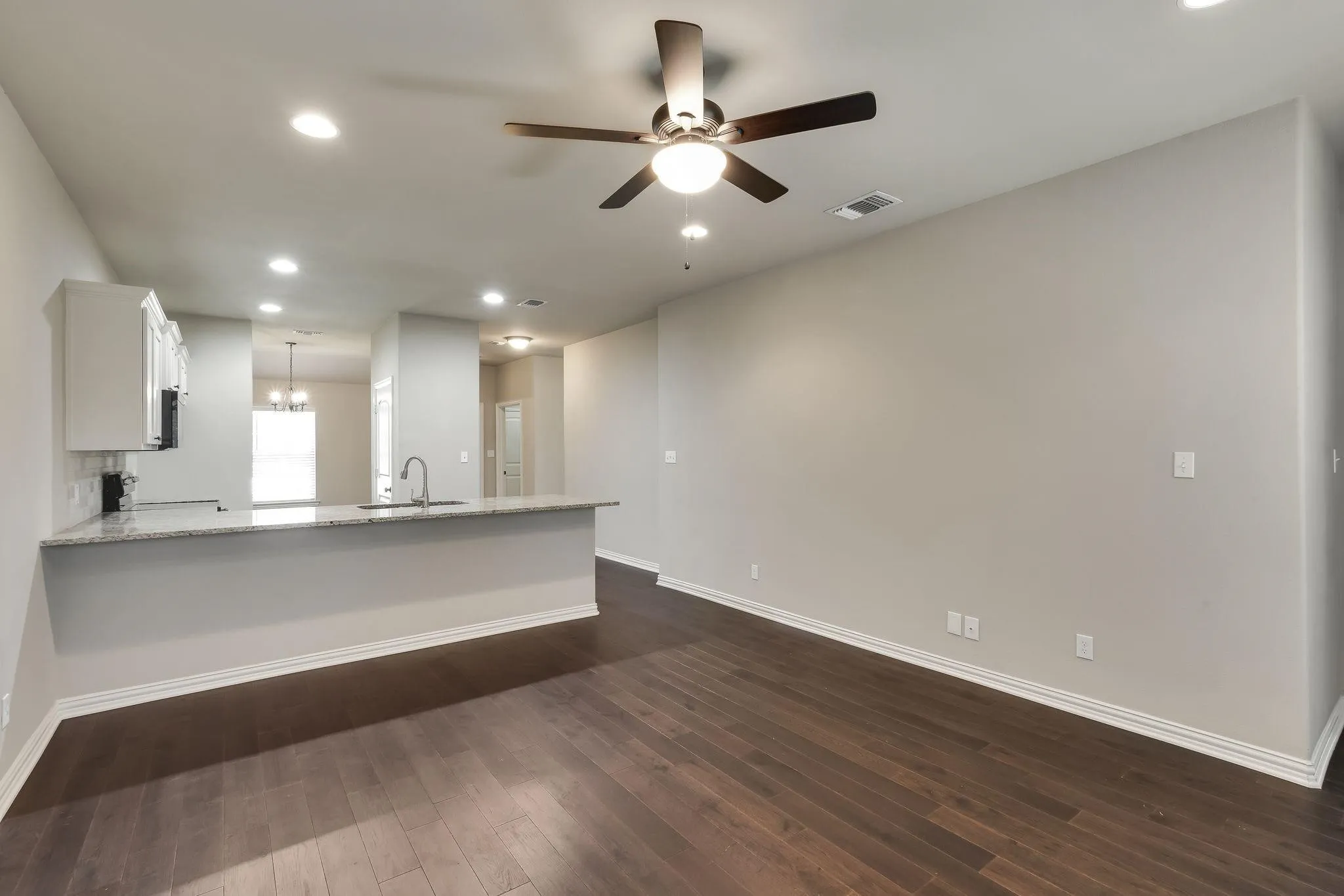 Single Family Residence For Rent in Grayson County , 3608 Brookstone Drive, Sherman, Texas 75092, 3 Bedroom, 2 Bathroom, 2 Garage spaces, 1,291 Sqft, built in 2018, mls#21380531, Real Estate Agent in Sherman, Homes For Rent in Grayson county, Homes For Rent in Sherman, Realtor in Sherman Texas, Real Estate Brokerage Independent Realty Texas, Luminita Cordes Realtor