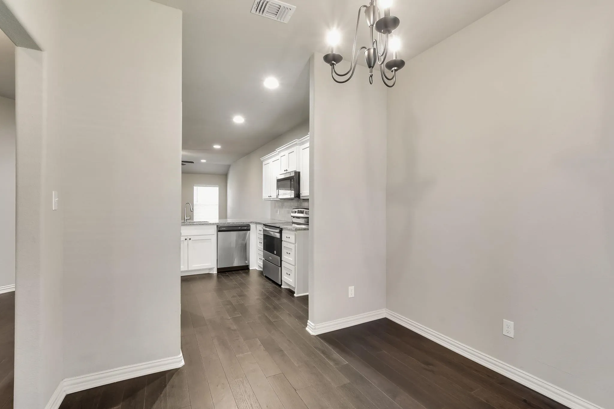 Single Family Residence For Rent in Grayson County , 3608 Brookstone Drive, Sherman, Texas 75092, 3 Bedroom, 2 Bathroom, 2 Garage spaces, 1,291 Sqft, built in 2018, mls#21380531, Real Estate Agent in Sherman, Homes For Rent in Grayson county, Homes For Rent in Sherman, Realtor in Sherman Texas, Real Estate Brokerage Independent Realty Texas, Luminita Cordes Realtor