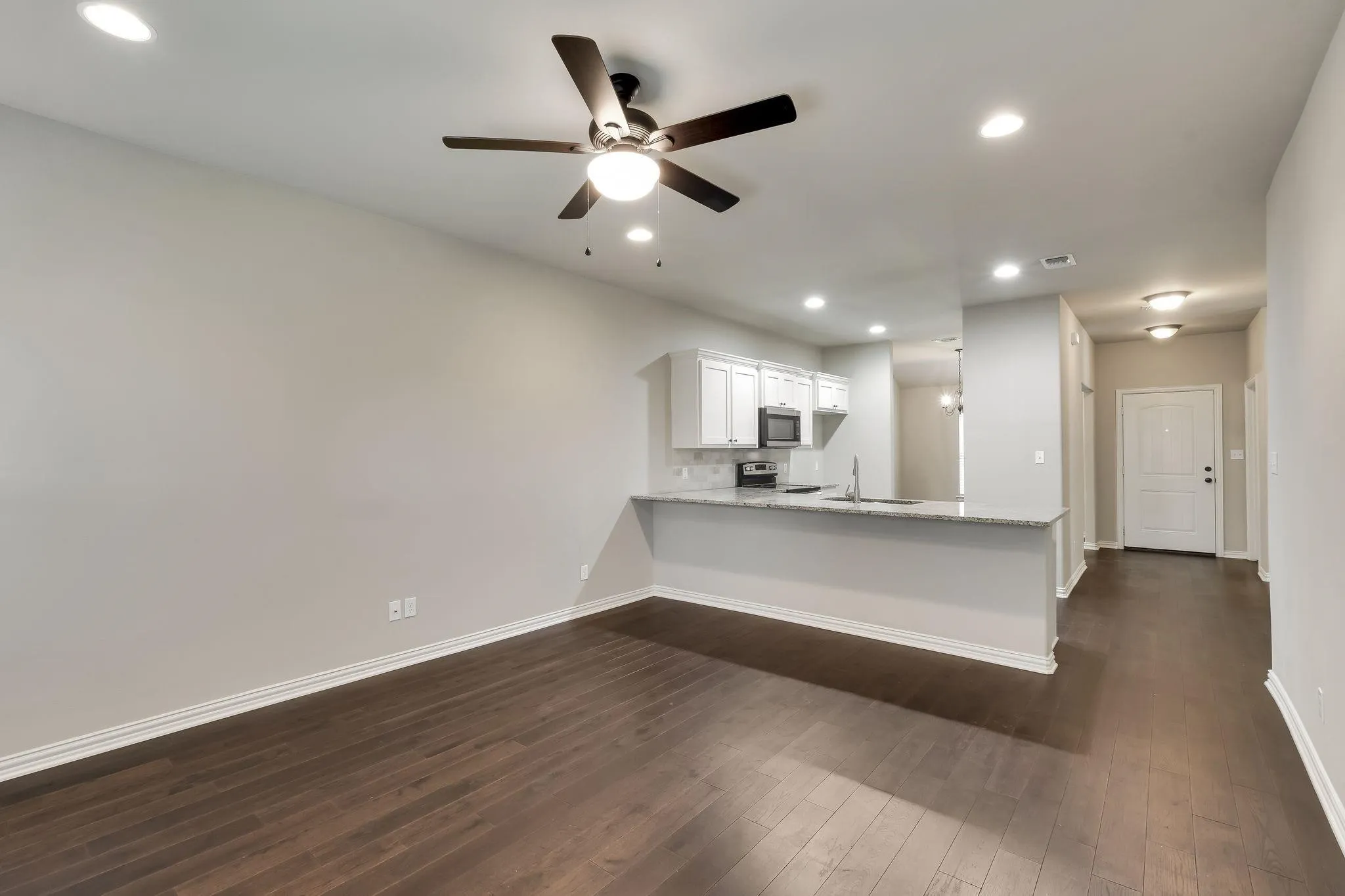 Single Family Residence For Rent in Grayson County , 3608 Brookstone Drive, Sherman, Texas 75092, 3 Bedroom, 2 Bathroom, 2 Garage spaces, 1,291 Sqft, built in 2018, mls#21380531, Real Estate Agent in Sherman, Homes For Rent in Grayson county, Homes For Rent in Sherman, Realtor in Sherman Texas, Real Estate Brokerage Independent Realty Texas, Luminita Cordes Realtor