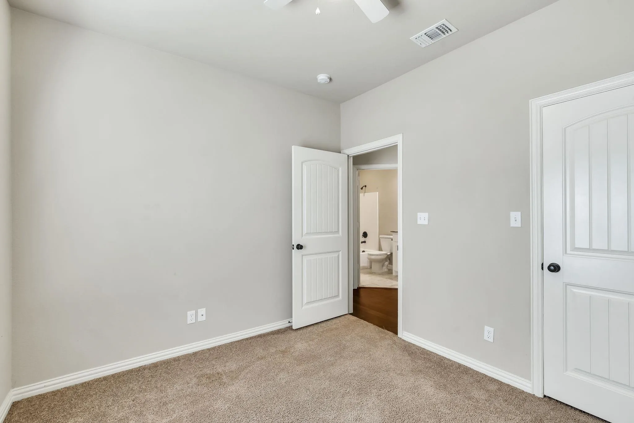 Single Family Residence For Rent in Grayson County , 3608 Brookstone Drive, Sherman, Texas 75092, 3 Bedroom, 2 Bathroom, 2 Garage spaces, 1,291 Sqft, built in 2018, mls#21380531, Real Estate Agent in Sherman, Homes For Rent in Grayson county, Homes For Rent in Sherman, Realtor in Sherman Texas, Real Estate Brokerage Independent Realty Texas, Luminita Cordes Realtor