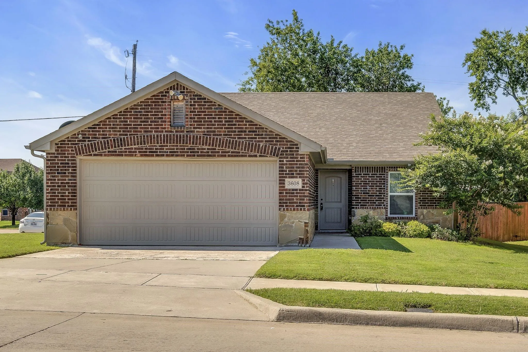 Single Family Residence For Rent in Grayson County , 3608 Brookstone Drive, Sherman, Texas 75092, 3 Bedroom, 2 Bathroom, 2 Garage spaces, 1,291 Sqft, built in 2018, mls#21380531, Real Estate Agent in Sherman, Homes For Rent in Grayson county, Homes For Rent in Sherman, Realtor in Sherman Texas, Real Estate Brokerage Independent Realty Texas, Luminita Cordes Realtor
