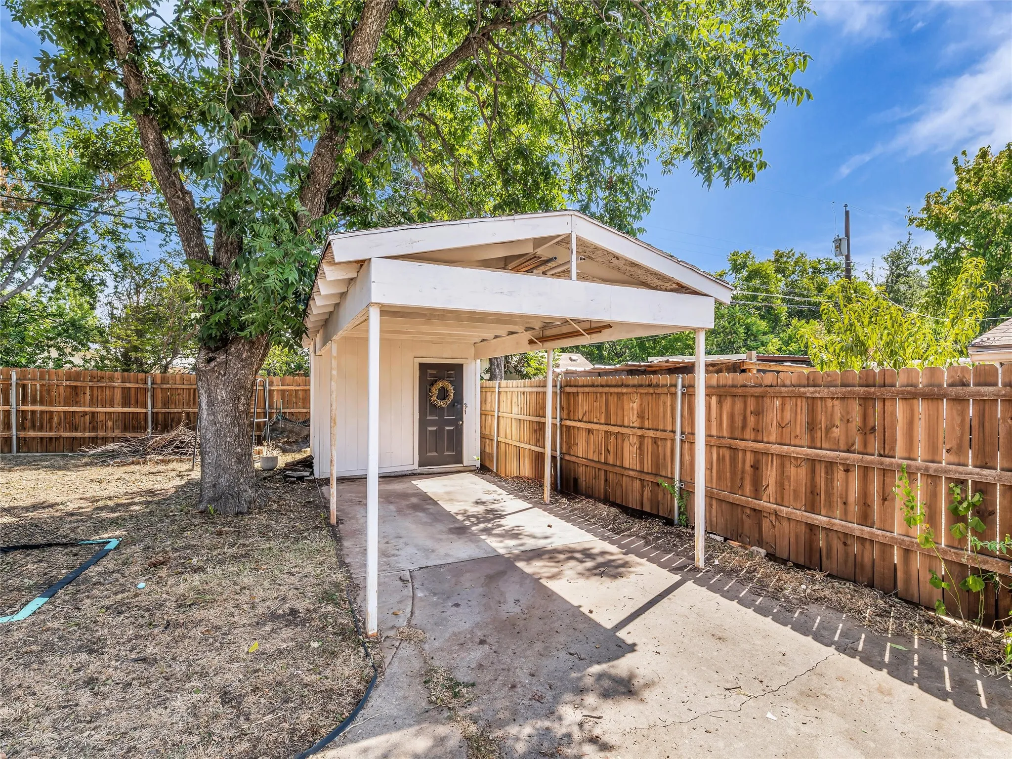 Single Family Residence For Sale in Mc Lennan County , 1007 Melrose Drive, Waco, Texas 76710, 3 Bedroom, 2 Bathroom, Garage spaces, 2,042 Sqft, built in 1965, mls#21379938, Real Estate Agent in Waco, Homes For Sale in Mc Lennan county, Homes For Sale in Waco, Realtor in Waco Texas, Real Estate Brokerage Independent Realty Texas, Luminita Cordes Realtor