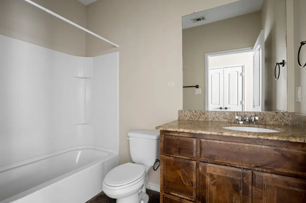 Apartment For Sale in Tarrant County , 104 College Avenue, Fort Worth, Texas 76104, 2 Bedroom, 2 Bathroom, Garage spaces, 1,176 Sqft, built in 2013, mls#21380524, Real Estate Agent in Fort Worth, Homes For Sale in Tarrant county, Homes For Sale in Fort Worth, Realtor in Fort Worth Texas, Real Estate Brokerage Independent Realty Texas, Luminita Cordes Realtor