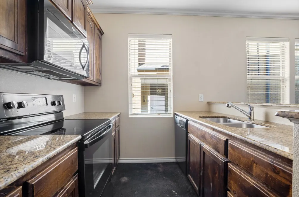Apartment For Sale in Tarrant County , 104 College Avenue, Fort Worth, Texas 76104, 2 Bedroom, 2 Bathroom, Garage spaces, 1,176 Sqft, built in 2013, mls#21380524, Real Estate Agent in Fort Worth, Homes For Sale in Tarrant county, Homes For Sale in Fort Worth, Realtor in Fort Worth Texas, Real Estate Brokerage Independent Realty Texas, Luminita Cordes Realtor