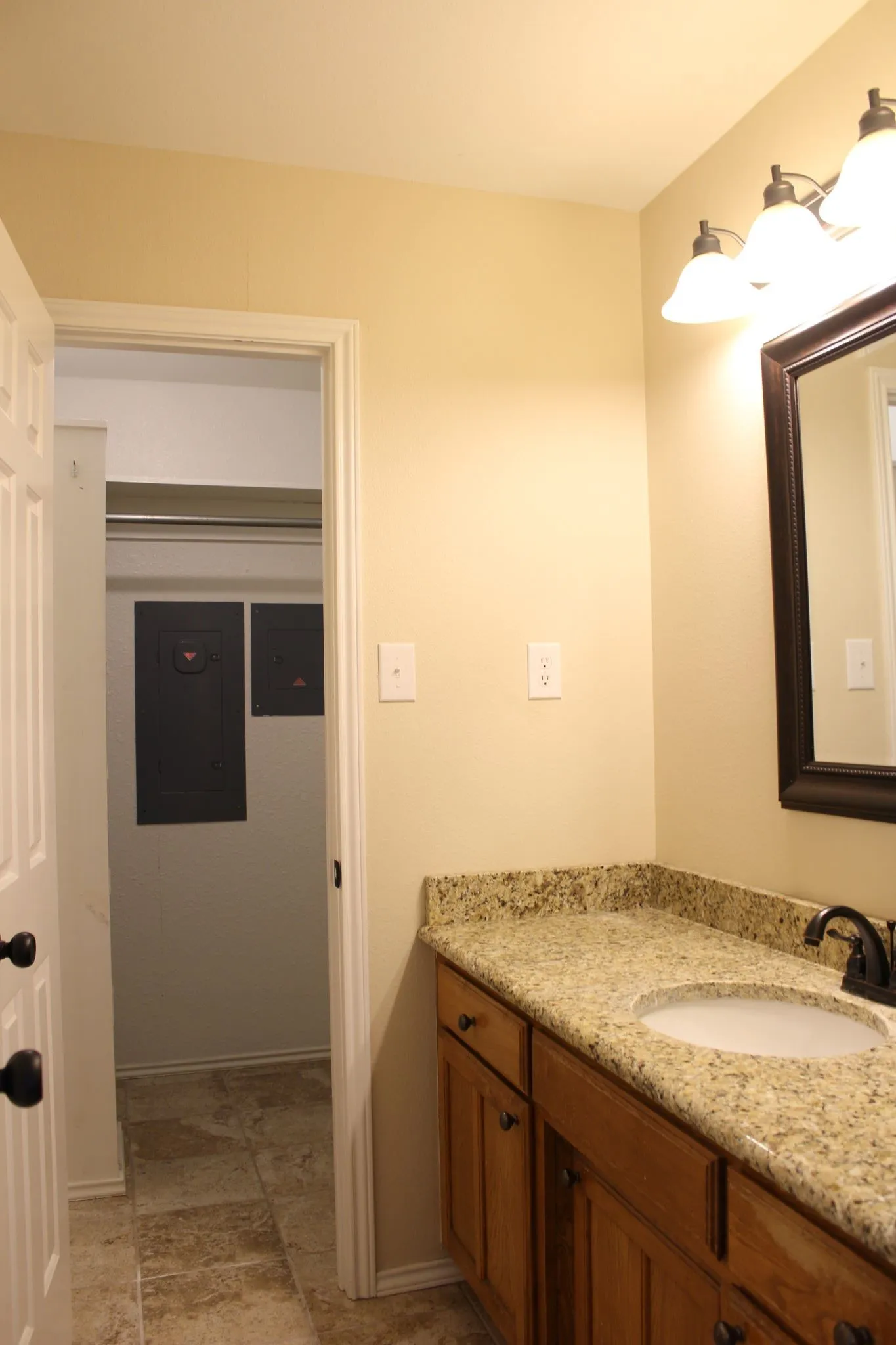 Single Family Residence For Sale in Erath County , 115 Sandra Palmer Street, Stephenville, Texas 76401, 4 Bedroom, 3 Bathroom, 2 Garage spaces, 2,678 Sqft, built in 1982, mls#21380540, Real Estate Agent in Stephenville, Homes For Sale in Erath county, Homes For Sale in Stephenville, Realtor in Stephenville Texas, Real Estate Brokerage Independent Realty Texas, Luminita Cordes Realtor