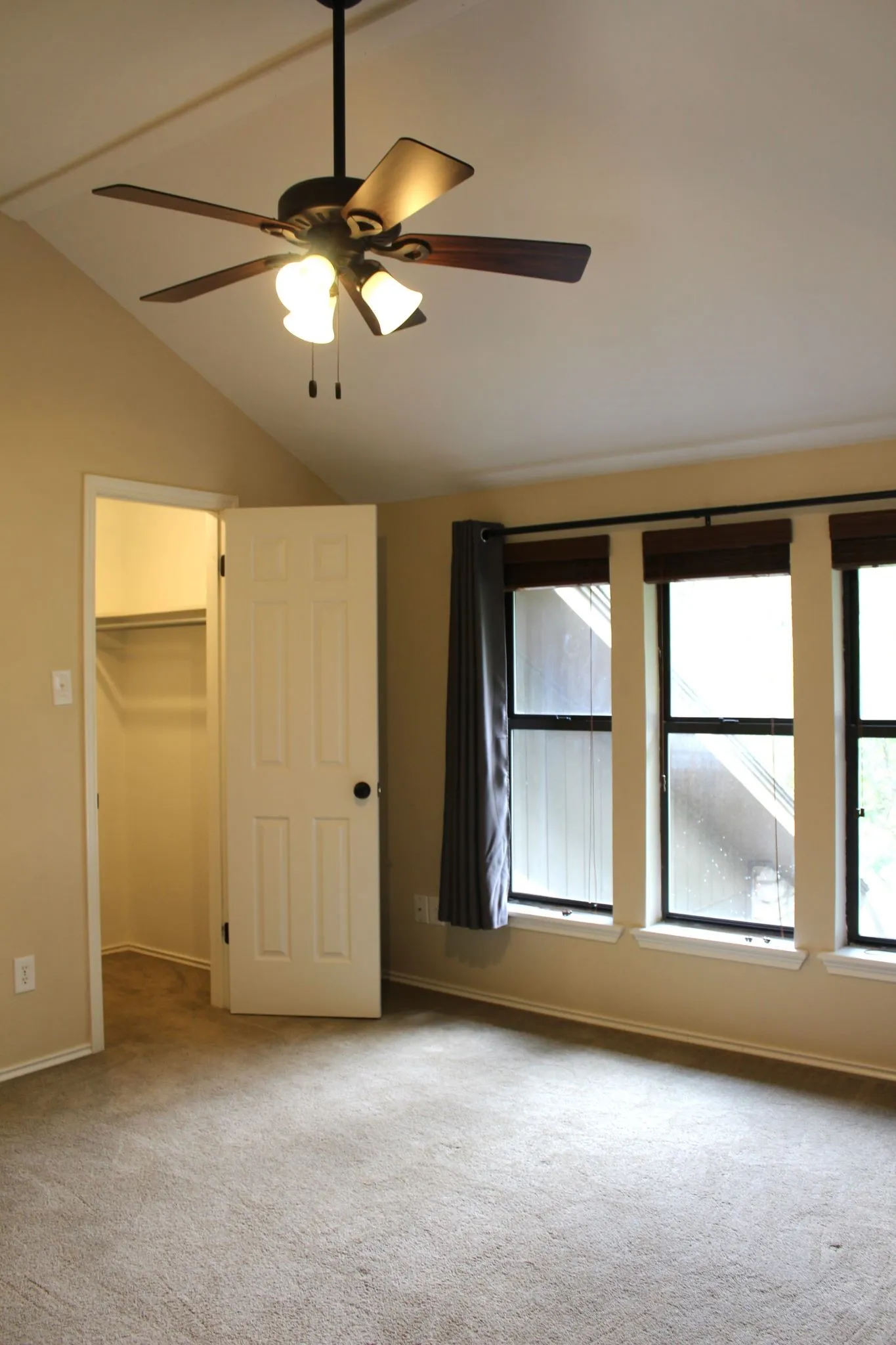 Single Family Residence For Sale in Erath County , 115 Sandra Palmer Street, Stephenville, Texas 76401, 4 Bedroom, 3 Bathroom, 2 Garage spaces, 2,678 Sqft, built in 1982, mls#21380540, Real Estate Agent in Stephenville, Homes For Sale in Erath county, Homes For Sale in Stephenville, Realtor in Stephenville Texas, Real Estate Brokerage Independent Realty Texas, Luminita Cordes Realtor
