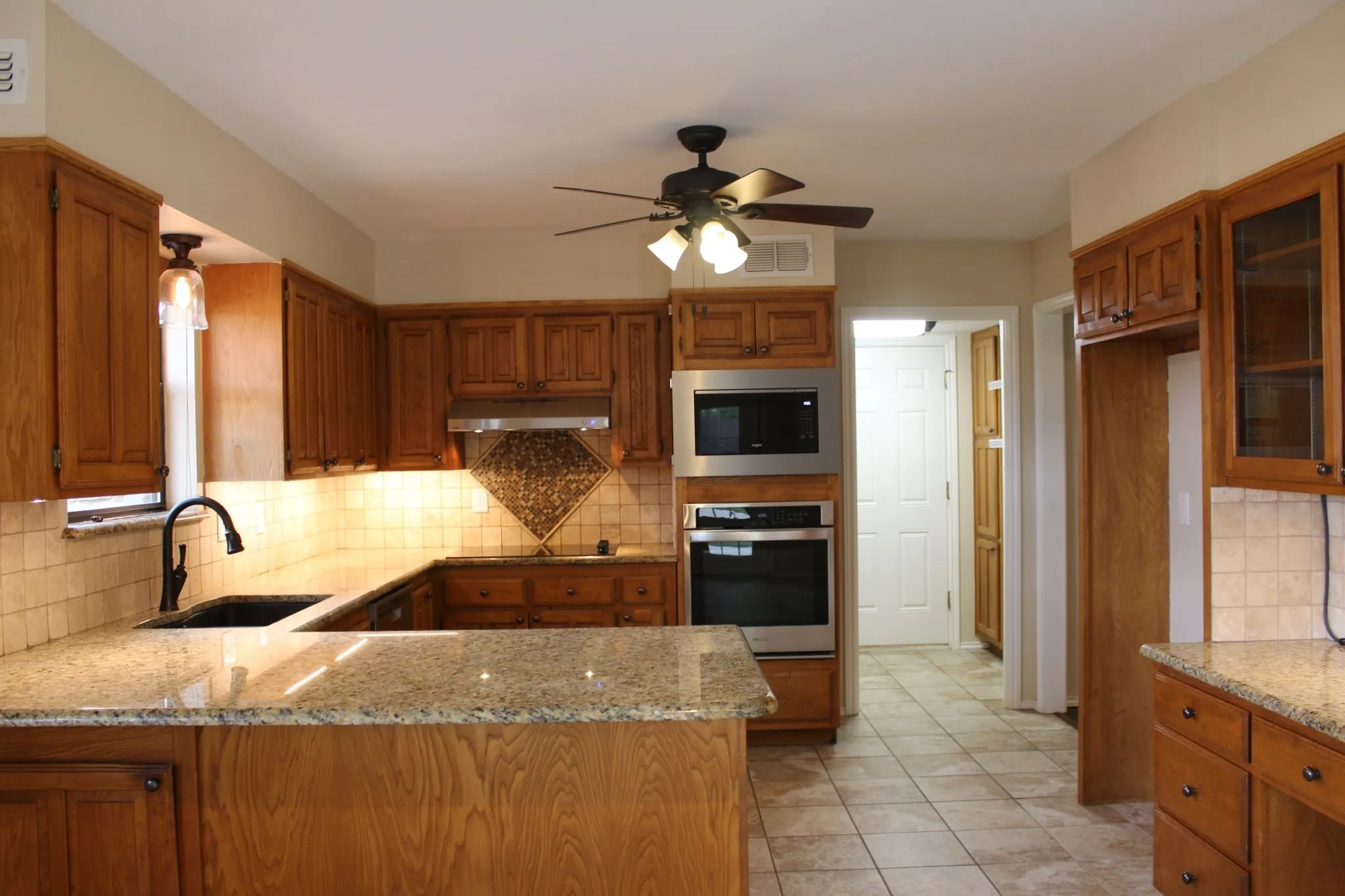 Single Family Residence For Sale in Erath County , 115 Sandra Palmer Street, Stephenville, Texas 76401, 4 Bedroom, 3 Bathroom, 2 Garage spaces, 2,678 Sqft, built in 1982, mls#21380540, Real Estate Agent in Stephenville, Homes For Sale in Erath county, Homes For Sale in Stephenville, Realtor in Stephenville Texas, Real Estate Brokerage Independent Realty Texas, Luminita Cordes Realtor