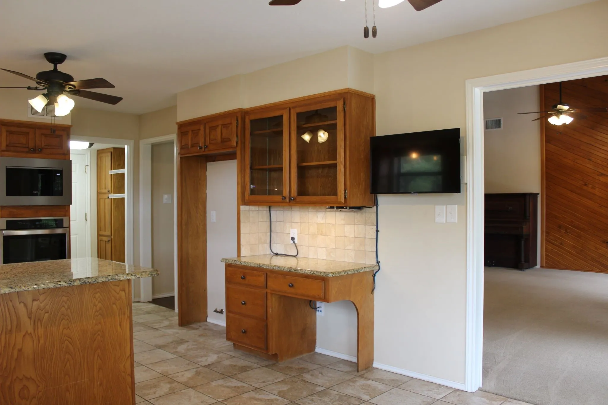 Single Family Residence For Sale in Erath County , 115 Sandra Palmer Street, Stephenville, Texas 76401, 4 Bedroom, 3 Bathroom, 2 Garage spaces, 2,678 Sqft, built in 1982, mls#21380540, Real Estate Agent in Stephenville, Homes For Sale in Erath county, Homes For Sale in Stephenville, Realtor in Stephenville Texas, Real Estate Brokerage Independent Realty Texas, Luminita Cordes Realtor