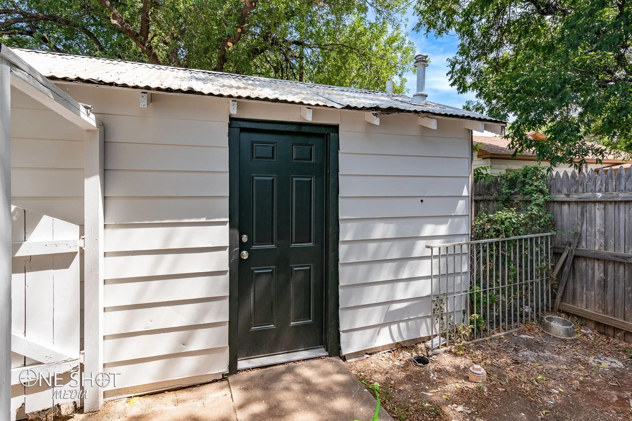 Apartment For Rent in Taylor County , 617 Grand Avenue 1/2, Abilene, Texas 79605, 1 Bedroom, 1 Bathroom, Garage spaces, 560 Sqft, built in 1941, mls#21375448, Real Estate Agent in Abilene, Homes For Rent in Taylor county, Homes For Rent in Abilene, Realtor in Abilene Texas, Real Estate Brokerage Independent Realty Texas, Luminita Cordes Realtor