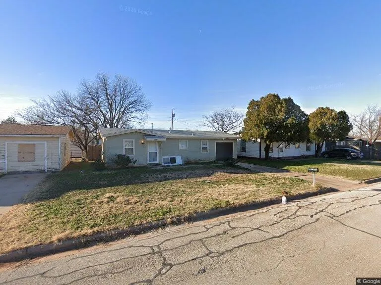 Single Family Residence For Rent in Taylor County , 5281 Questa, Abilene, Texas 79605, 3 Bedroom, 1 Bathroom, 1 Garage spaces, 870 Sqft, built in 1958, mls#21380542, Real Estate Agent in Abilene, Homes For Rent in Taylor county, Homes For Rent in Abilene, Realtor in Abilene Texas, Real Estate Brokerage Independent Realty Texas, Luminita Cordes Realtor