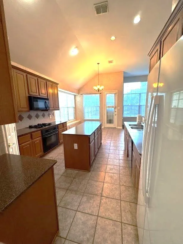 Single Family Residence For Rent in Denton County , 4501 Brenda Drive, Flower Mound, Texas 75022, 4 Bedroom, 3 Bathroom, 2 Garage spaces, 2,615 Sqft, built in 2003, mls#21380393, Real Estate Agent in Flower Mound, Homes For Rent in Denton county, Homes For Rent in Flower Mound, Realtor in Flower Mound Texas, Real Estate Brokerage Independent Realty Texas, Luminita Cordes Realtor