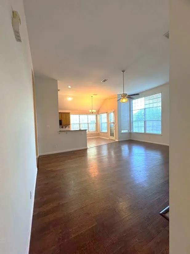 Single Family Residence For Rent in Denton County , 4501 Brenda Drive, Flower Mound, Texas 75022, 4 Bedroom, 3 Bathroom, 2 Garage spaces, 2,615 Sqft, built in 2003, mls#21380393, Real Estate Agent in Flower Mound, Homes For Rent in Denton county, Homes For Rent in Flower Mound, Realtor in Flower Mound Texas, Real Estate Brokerage Independent Realty Texas, Luminita Cordes Realtor