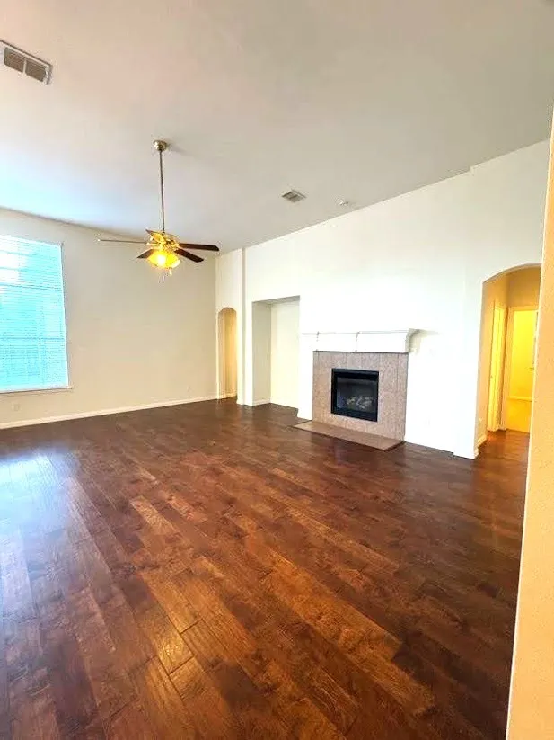 Single Family Residence For Rent in Denton County , 4501 Brenda Drive, Flower Mound, Texas 75022, 4 Bedroom, 3 Bathroom, 2 Garage spaces, 2,615 Sqft, built in 2003, mls#21380393, Real Estate Agent in Flower Mound, Homes For Rent in Denton county, Homes For Rent in Flower Mound, Realtor in Flower Mound Texas, Real Estate Brokerage Independent Realty Texas, Luminita Cordes Realtor