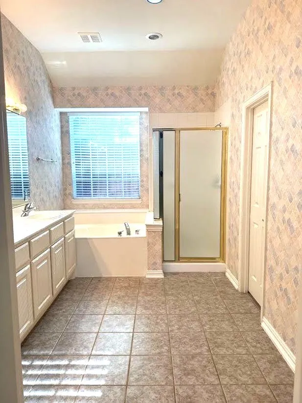 Single Family Residence For Rent in Denton County , 4501 Brenda Drive, Flower Mound, Texas 75022, 4 Bedroom, 3 Bathroom, 2 Garage spaces, 2,615 Sqft, built in 2003, mls#21380393, Real Estate Agent in Flower Mound, Homes For Rent in Denton county, Homes For Rent in Flower Mound, Realtor in Flower Mound Texas, Real Estate Brokerage Independent Realty Texas, Luminita Cordes Realtor