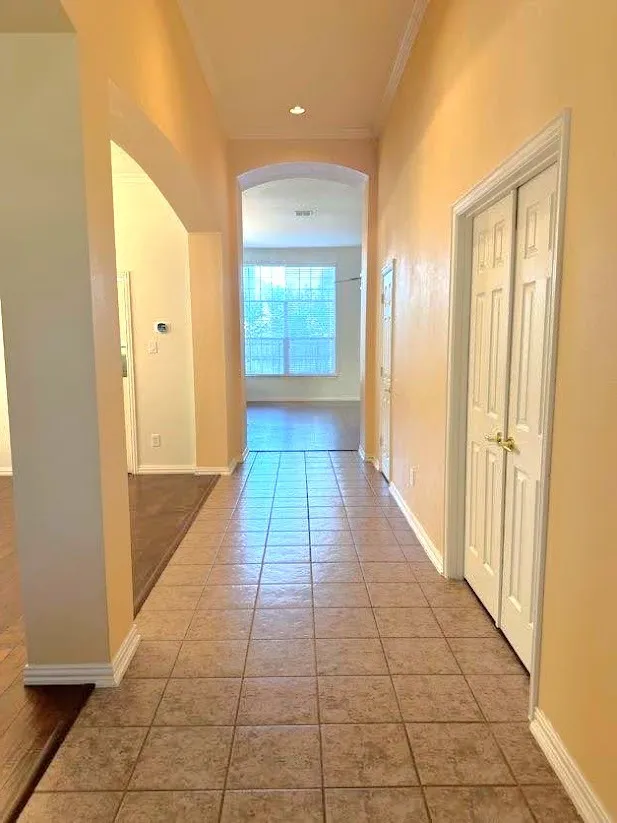 Single Family Residence For Rent in Denton County , 4501 Brenda Drive, Flower Mound, Texas 75022, 4 Bedroom, 3 Bathroom, 2 Garage spaces, 2,615 Sqft, built in 2003, mls#21380393, Real Estate Agent in Flower Mound, Homes For Rent in Denton county, Homes For Rent in Flower Mound, Realtor in Flower Mound Texas, Real Estate Brokerage Independent Realty Texas, Luminita Cordes Realtor