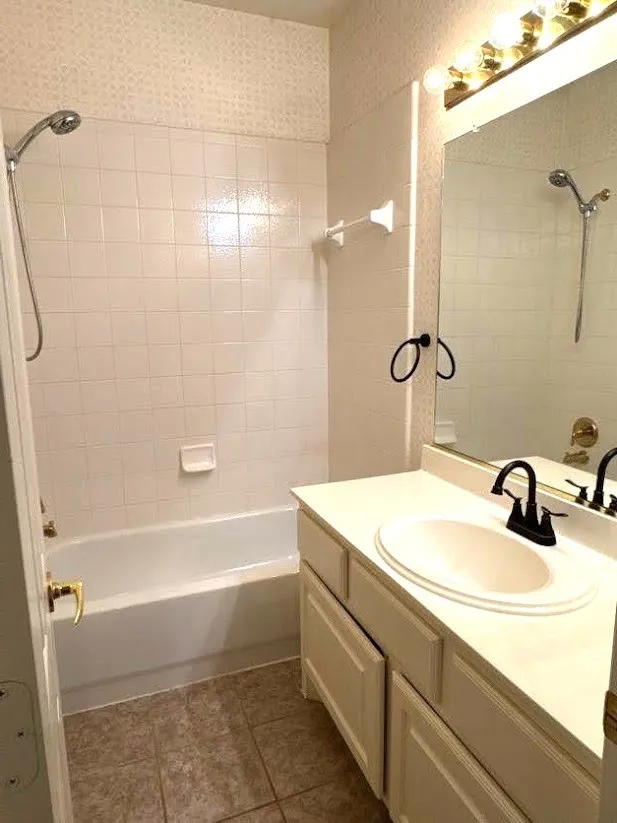Single Family Residence For Rent in Denton County , 4501 Brenda Drive, Flower Mound, Texas 75022, 4 Bedroom, 3 Bathroom, 2 Garage spaces, 2,615 Sqft, built in 2003, mls#21380393, Real Estate Agent in Flower Mound, Homes For Rent in Denton county, Homes For Rent in Flower Mound, Realtor in Flower Mound Texas, Real Estate Brokerage Independent Realty Texas, Luminita Cordes Realtor