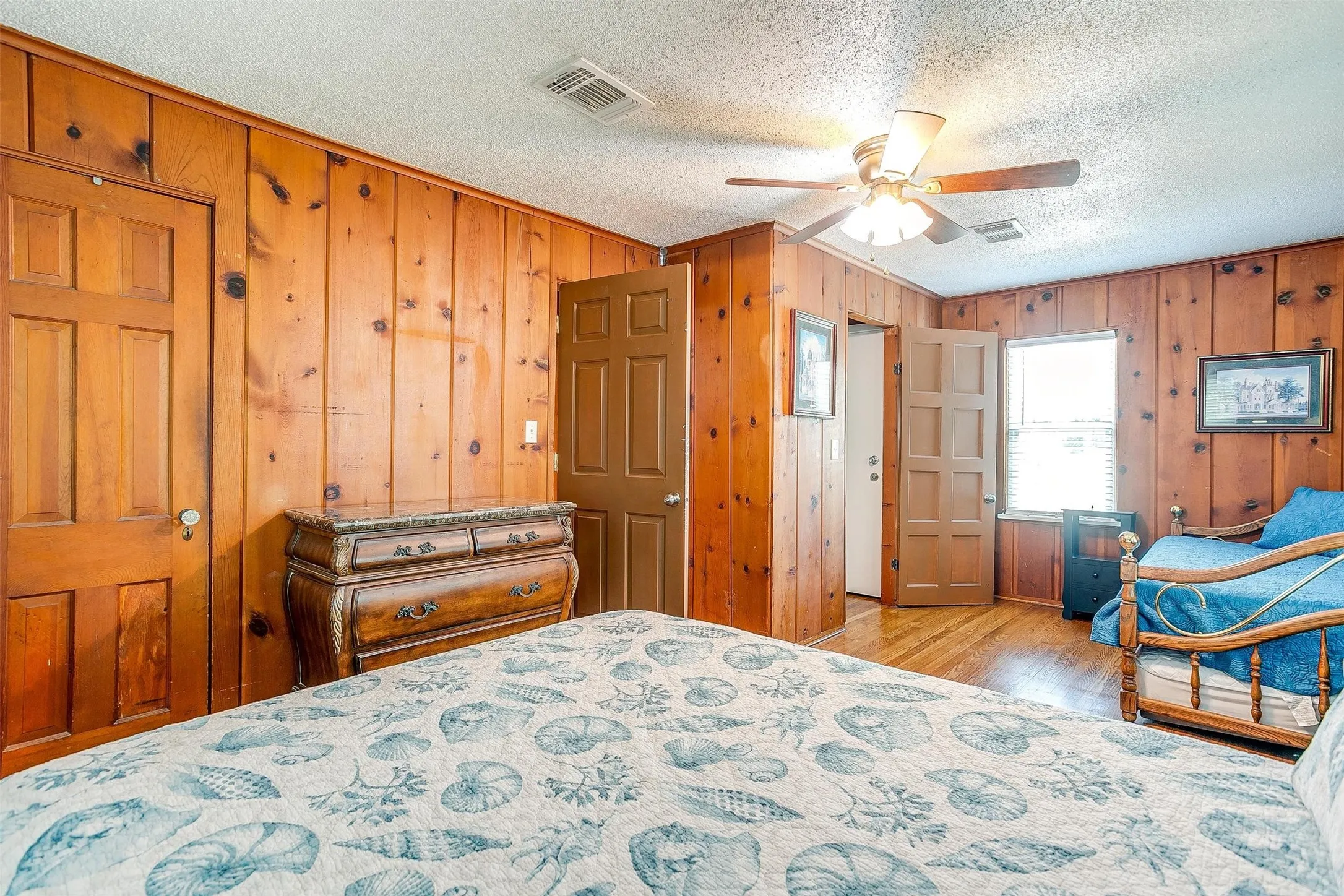 Triplex For Sale in Tarrant County , 2100 Ashland Avenue, Fort Worth, Texas 76107, 6 Bedroom, 4 Bathroom, 3 Garage spaces, 0 Sqft, built in 1922, mls#21380546, Real Estate Agent in Fort Worth, Homes For Sale in Tarrant county, Homes For Sale in Fort Worth, Realtor in Fort Worth Texas, Real Estate Brokerage Independent Realty Texas, Luminita Cordes Realtor
