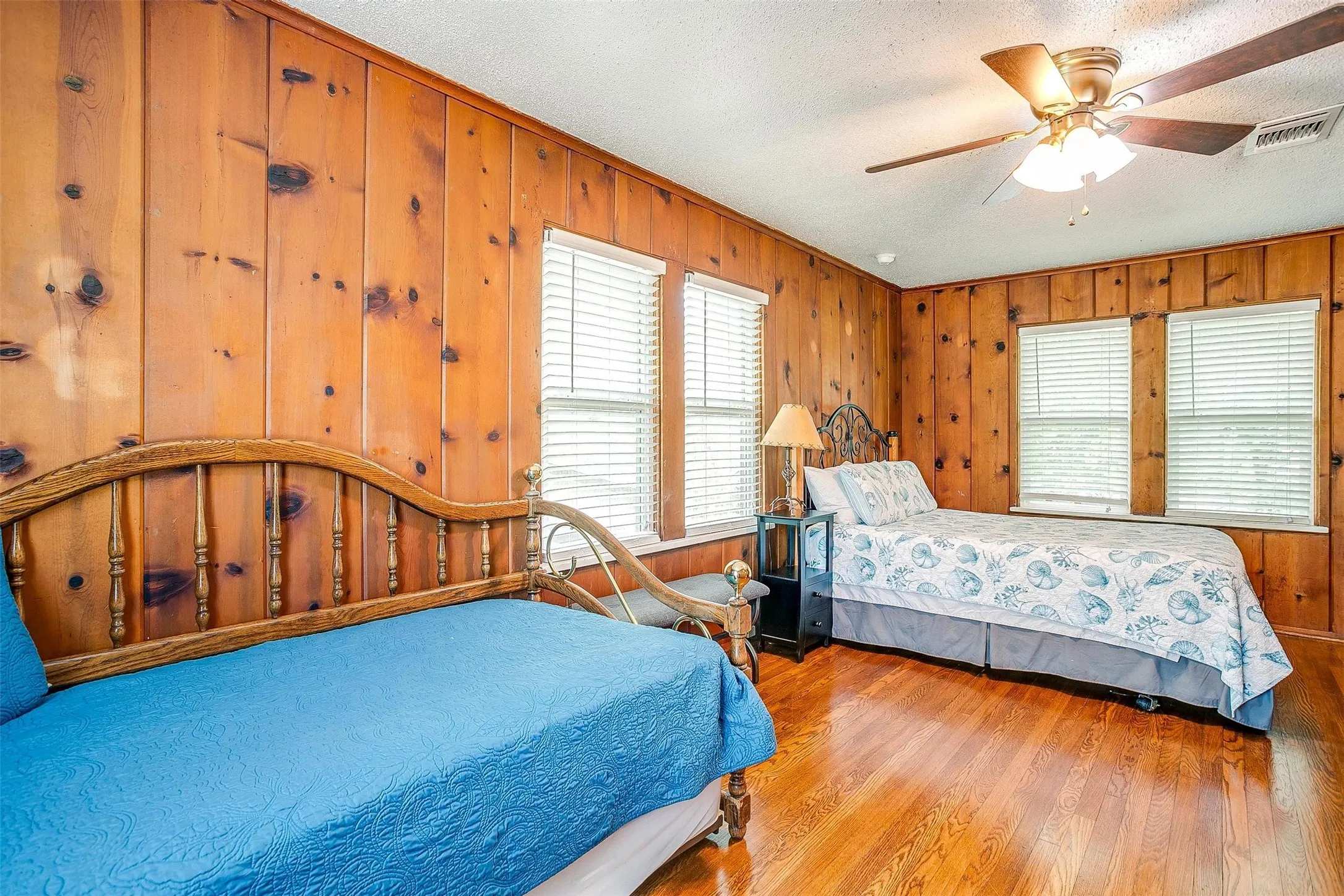 Triplex For Sale in Tarrant County , 2100 Ashland Avenue, Fort Worth, Texas 76107, 6 Bedroom, 4 Bathroom, 3 Garage spaces, 0 Sqft, built in 1922, mls#21380546, Real Estate Agent in Fort Worth, Homes For Sale in Tarrant county, Homes For Sale in Fort Worth, Realtor in Fort Worth Texas, Real Estate Brokerage Independent Realty Texas, Luminita Cordes Realtor