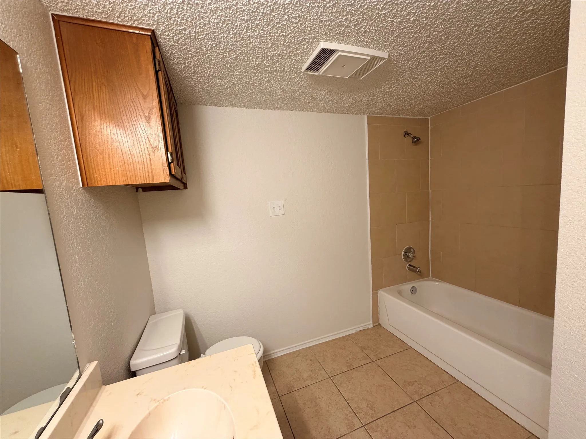 Duplex For Rent in Tarrant County , 2410 Summer Place Drive, Arlington, Texas 76014, 2 Bedroom, 2 Bathroom, Garage spaces, 2,466 Sqft, built in 1984, mls#21380575, Real Estate Agent in Arlington, Homes For Rent in Tarrant county, Homes For Rent in Arlington, Realtor in Arlington Texas, Real Estate Brokerage Independent Realty Texas, Luminita Cordes Realtor