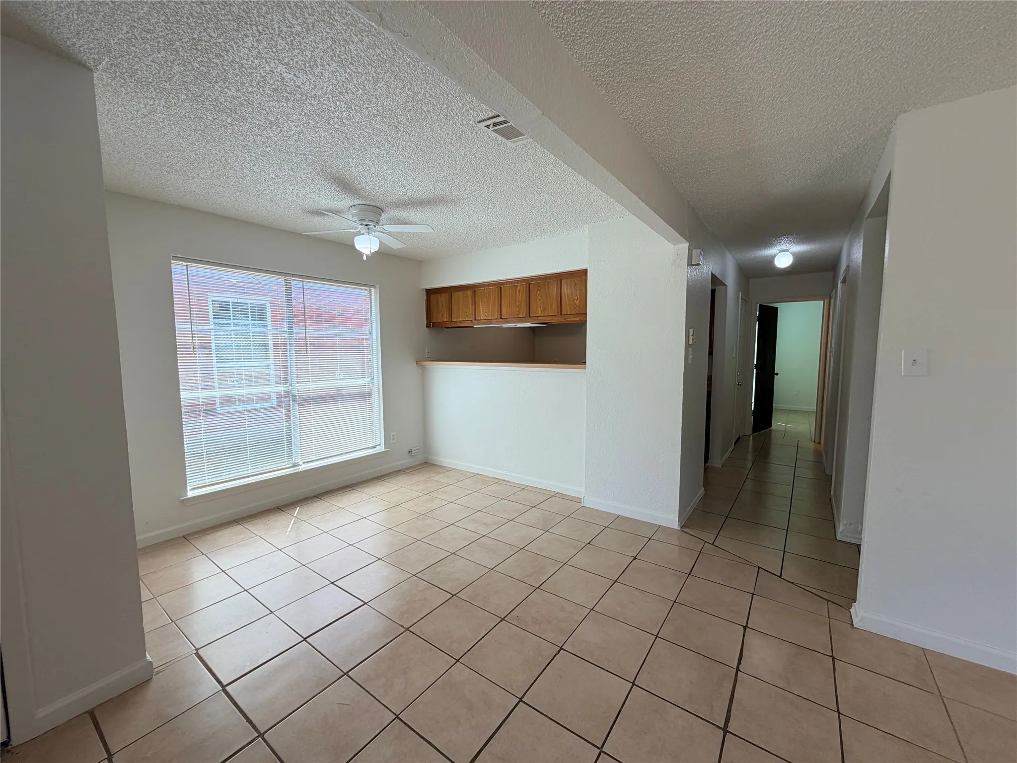 Duplex For Rent in Tarrant County , 2410 Summer Place Drive, Arlington, Texas 76014, 2 Bedroom, 2 Bathroom, Garage spaces, 2,466 Sqft, built in 1984, mls#21380575, Real Estate Agent in Arlington, Homes For Rent in Tarrant county, Homes For Rent in Arlington, Realtor in Arlington Texas, Real Estate Brokerage Independent Realty Texas, Luminita Cordes Realtor