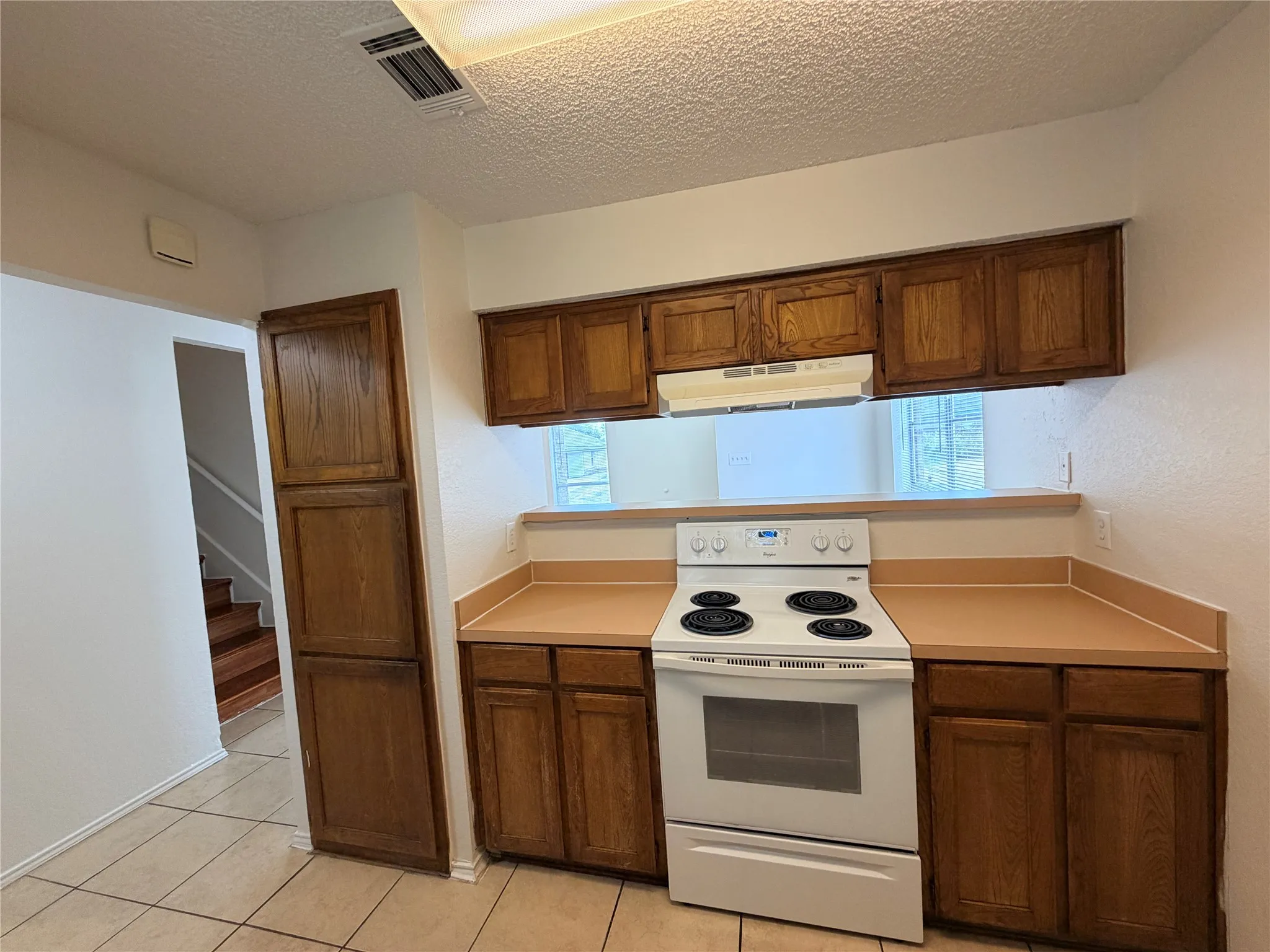 Duplex For Rent in Tarrant County , 2410 Summer Place Drive, Arlington, Texas 76014, 2 Bedroom, 2 Bathroom, Garage spaces, 2,466 Sqft, built in 1984, mls#21380575, Real Estate Agent in Arlington, Homes For Rent in Tarrant county, Homes For Rent in Arlington, Realtor in Arlington Texas, Real Estate Brokerage Independent Realty Texas, Luminita Cordes Realtor