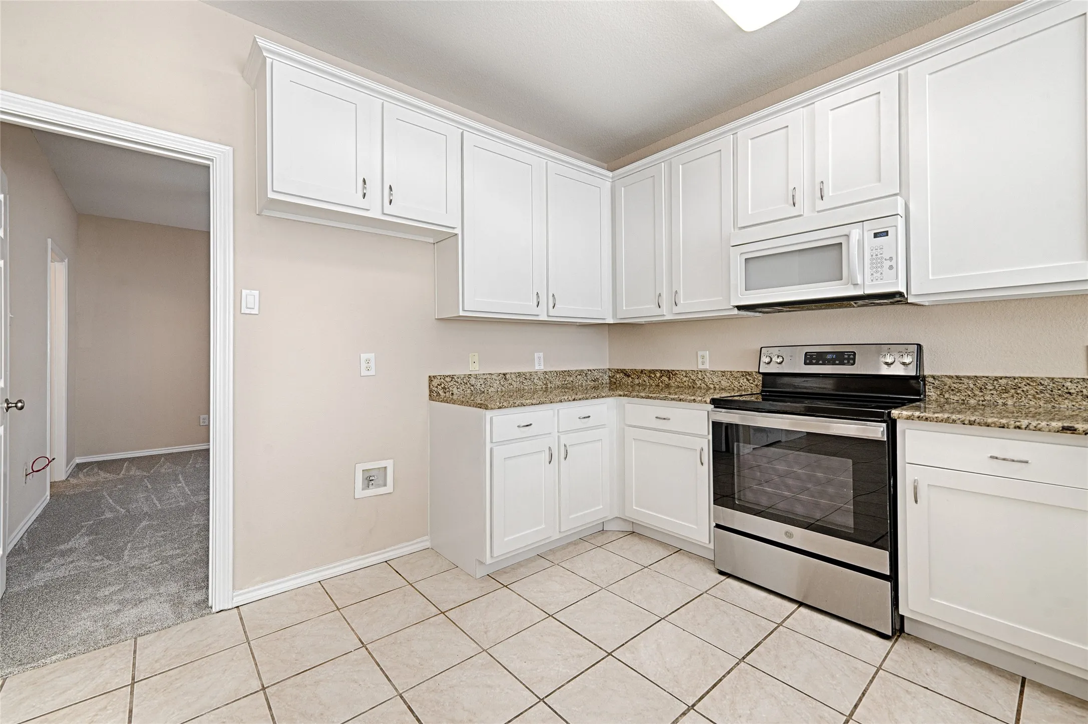 8661 Holly Kitchen