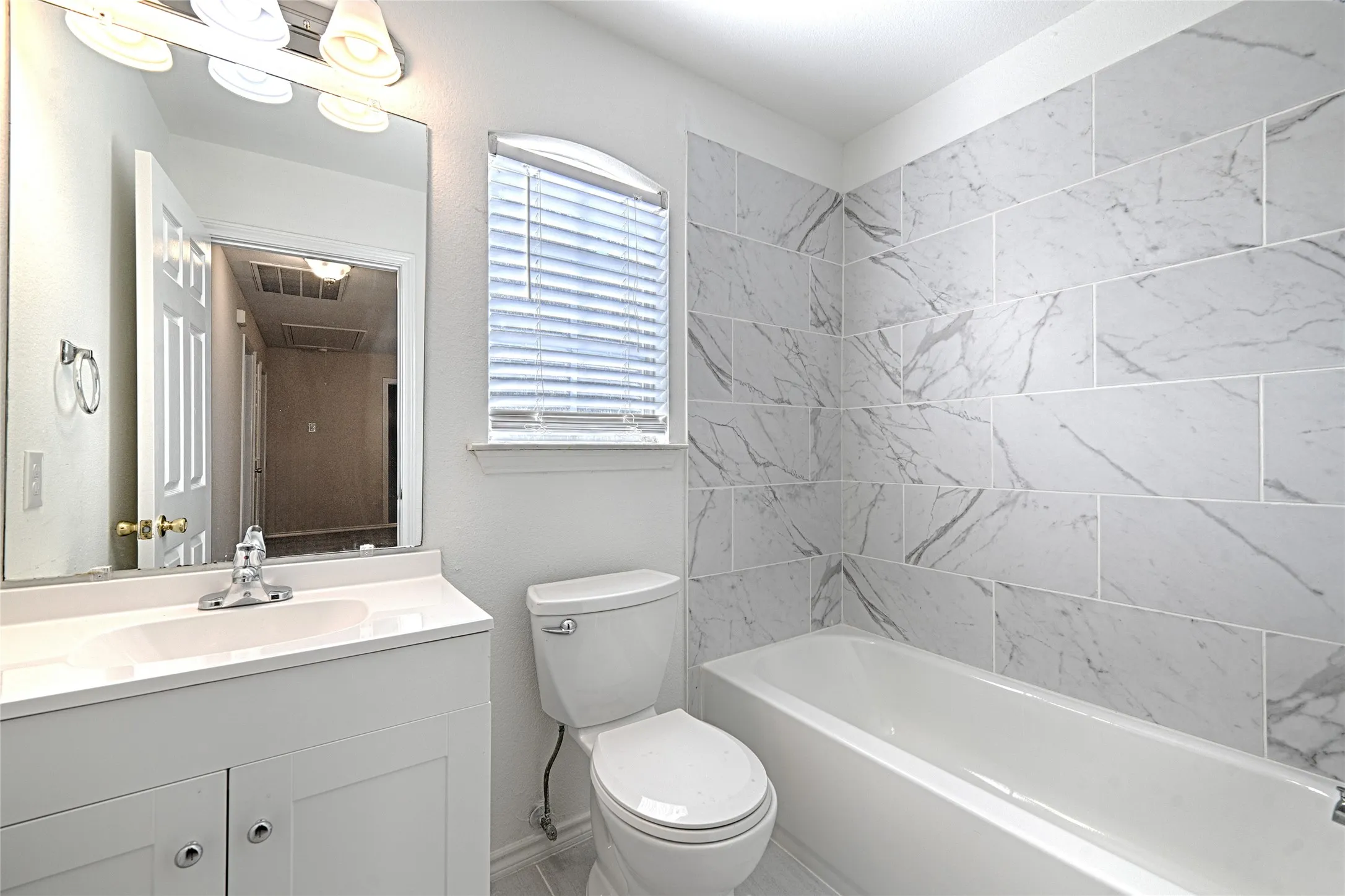 8661 Holly Bathroom