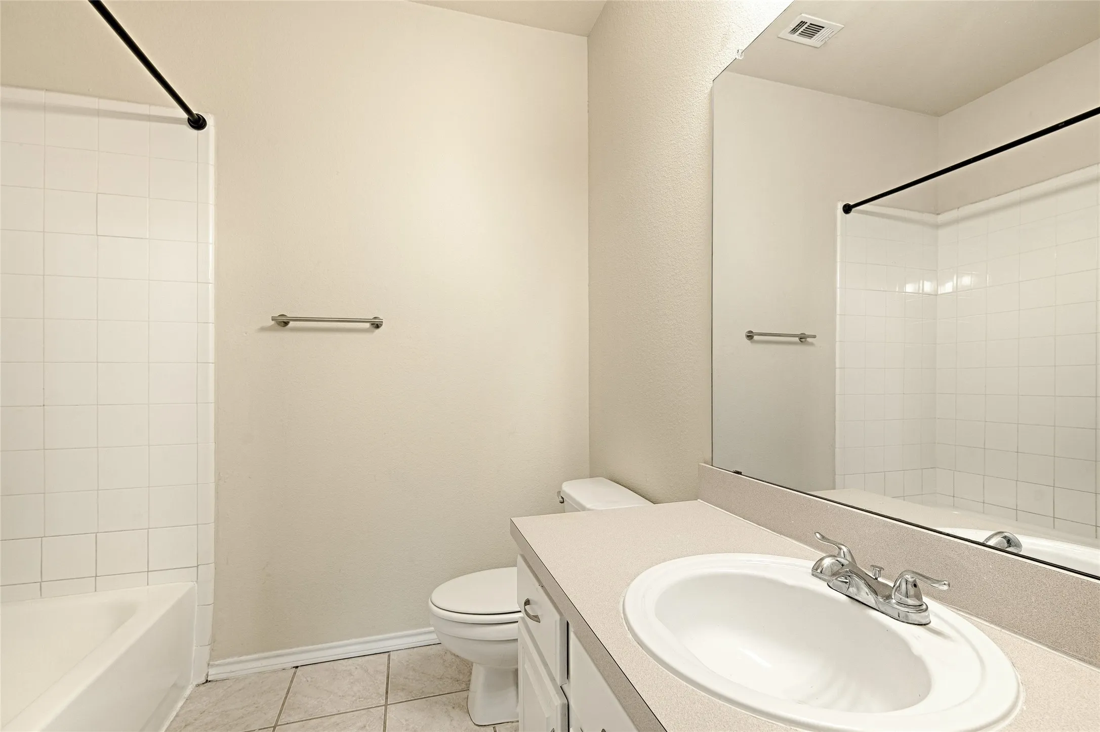 8659 Master bathroom