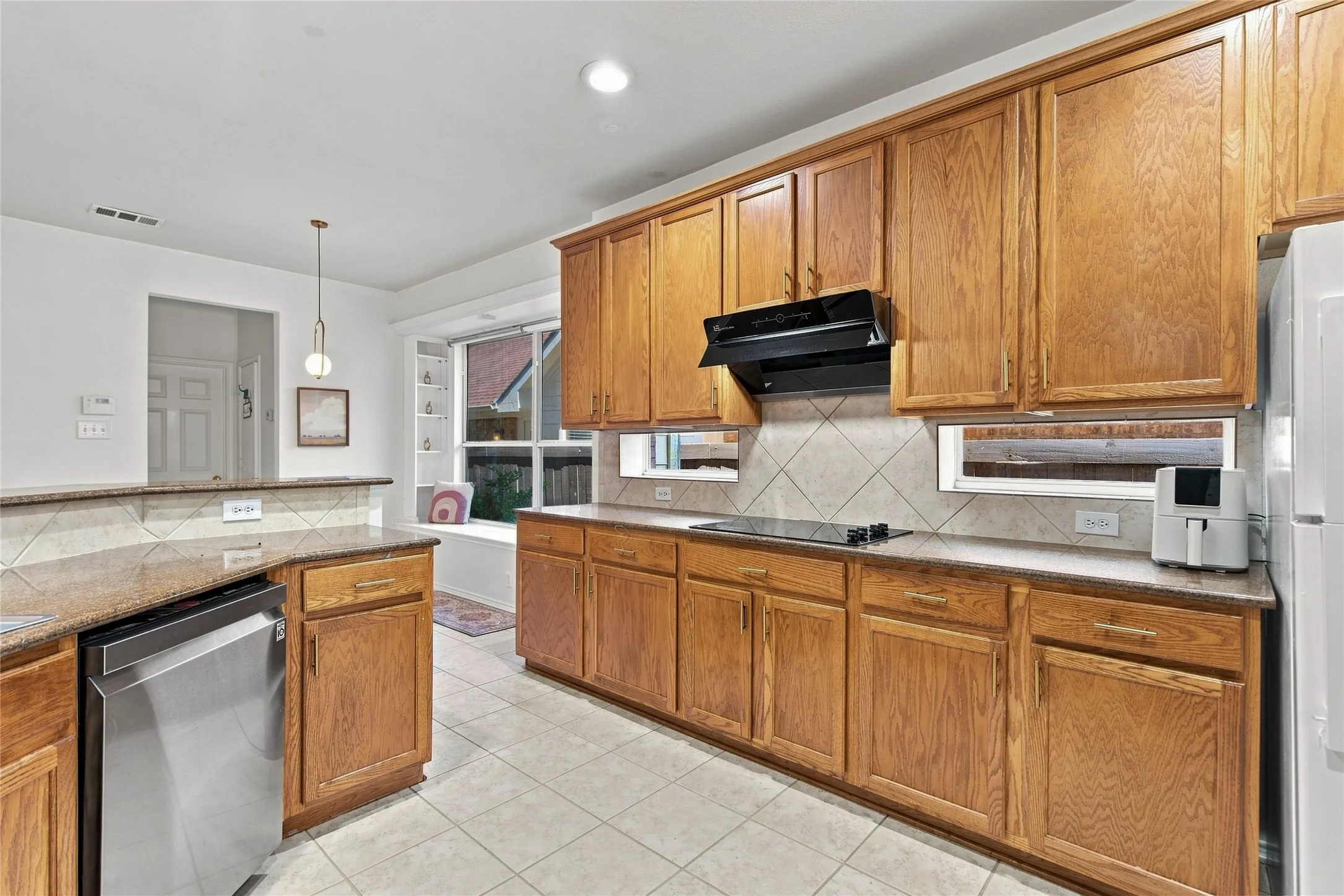 Single Family Residence For Sale in Collin County , 7112 Bryce Canyon Drive, Mc Kinney, Texas 75072, 3 Bedroom, 3 Bathroom, 2 Garage spaces, 2,554 Sqft, built in 2002, mls#21380572, Real Estate Agent in Mc Kinney, Homes For Sale in Collin county, Homes For Sale in Mc Kinney, Realtor in Mc Kinney Texas, Real Estate Brokerage Independent Realty Texas, Luminita Cordes Realtor