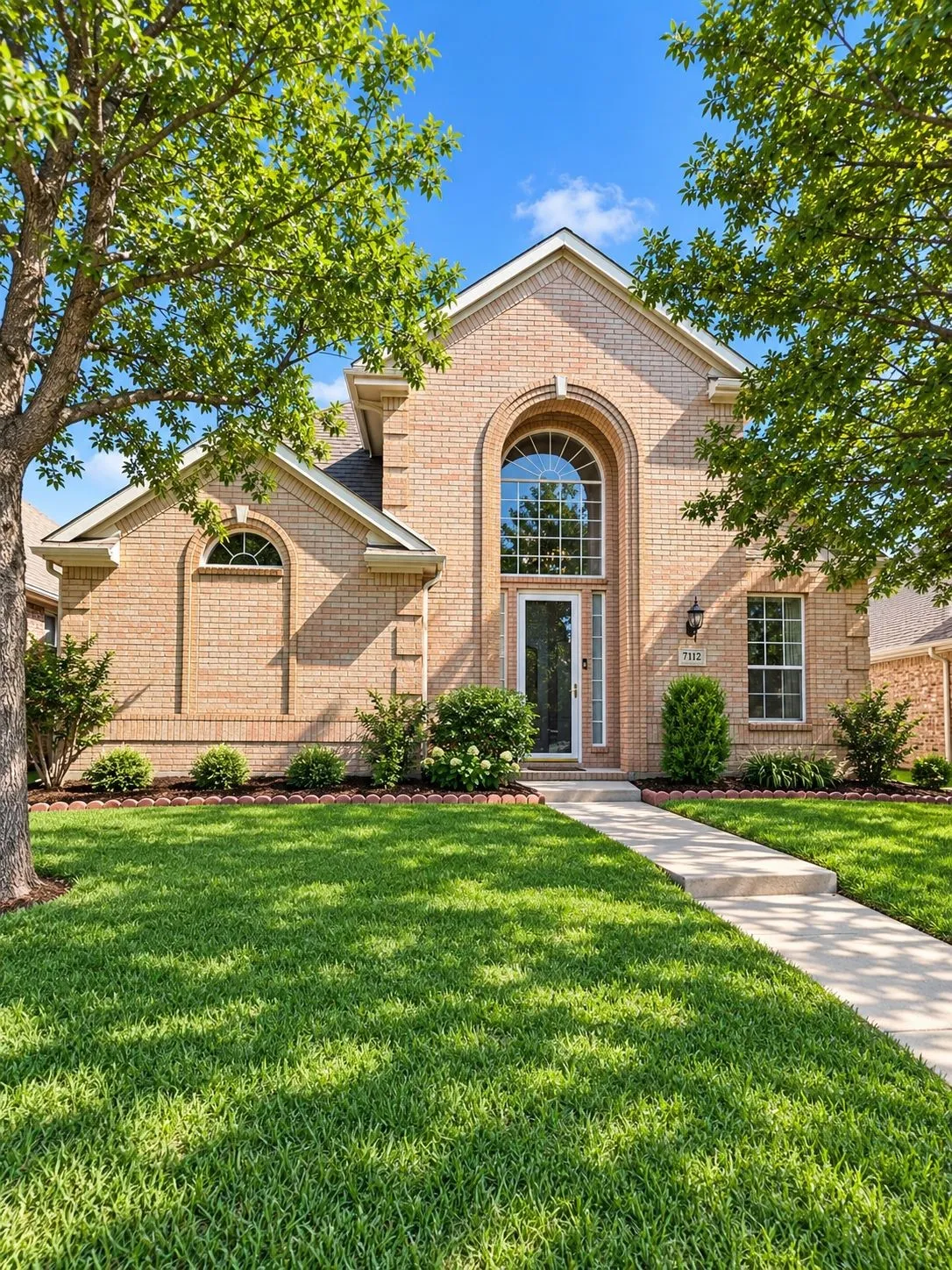 Single Family Residence For Sale in Collin County , 7112 Bryce Canyon Drive, Mc Kinney, Texas 75072, 3 Bedroom, 3 Bathroom, 2 Garage spaces, 2,554 Sqft, built in 2002, mls#21380572, Real Estate Agent in Mc Kinney, Homes For Sale in Collin county, Homes For Sale in Mc Kinney, Realtor in Mc Kinney Texas, Real Estate Brokerage Independent Realty Texas, Luminita Cordes Realtor