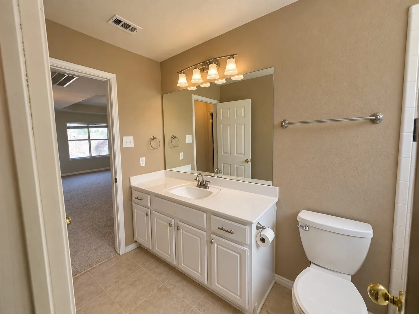 Single Family Residence For Sale in Collin County , 7112 Bryce Canyon Drive, Mc Kinney, Texas 75072, 3 Bedroom, 3 Bathroom, 2 Garage spaces, 2,554 Sqft, built in 2002, mls#21380572, Real Estate Agent in Mc Kinney, Homes For Sale in Collin county, Homes For Sale in Mc Kinney, Realtor in Mc Kinney Texas, Real Estate Brokerage Independent Realty Texas, Luminita Cordes Realtor