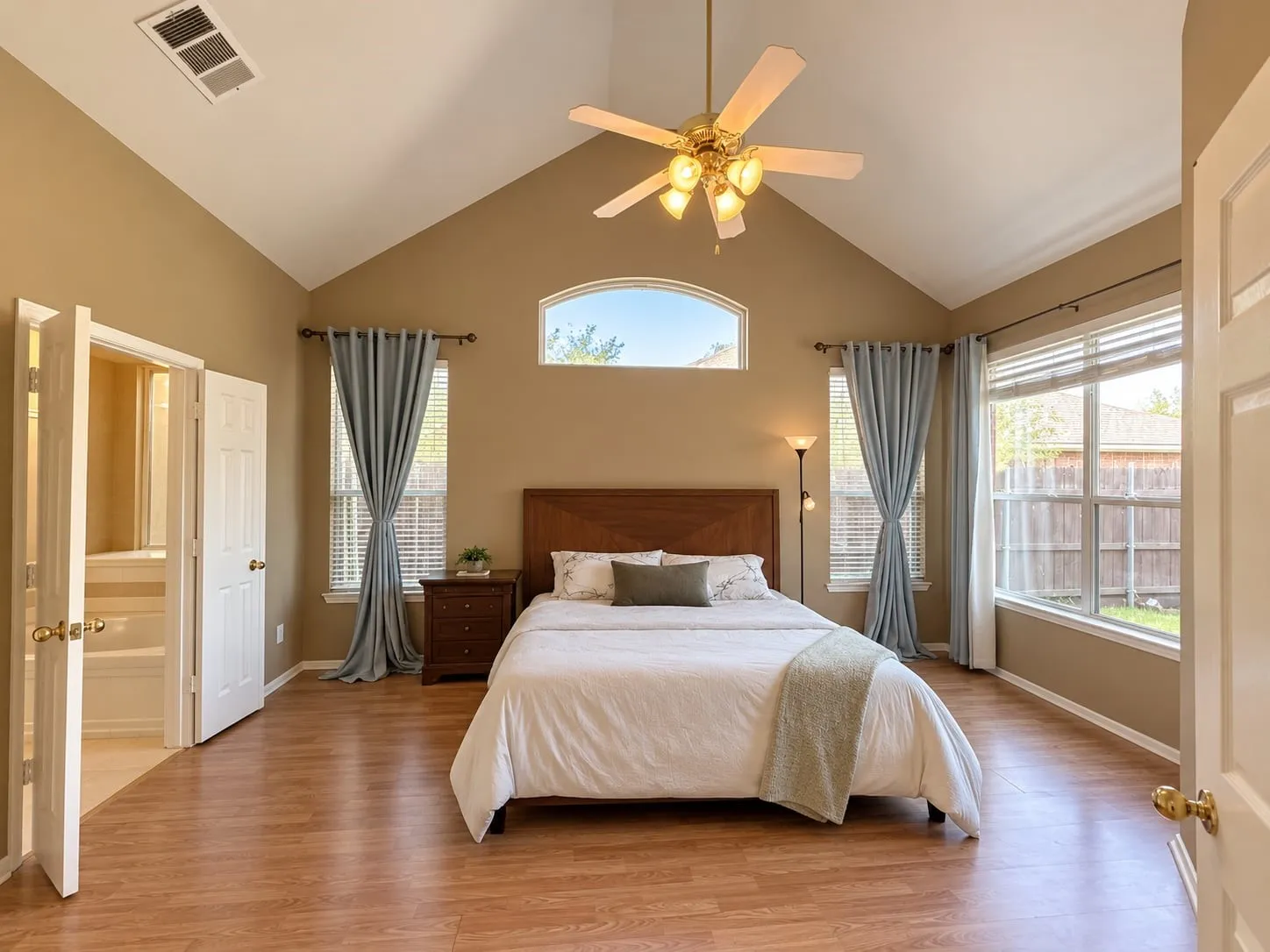 Single Family Residence For Sale in Collin County , 7112 Bryce Canyon Drive, Mc Kinney, Texas 75072, 3 Bedroom, 3 Bathroom, 2 Garage spaces, 2,554 Sqft, built in 2002, mls#21380572, Real Estate Agent in Mc Kinney, Homes For Sale in Collin county, Homes For Sale in Mc Kinney, Realtor in Mc Kinney Texas, Real Estate Brokerage Independent Realty Texas, Luminita Cordes Realtor