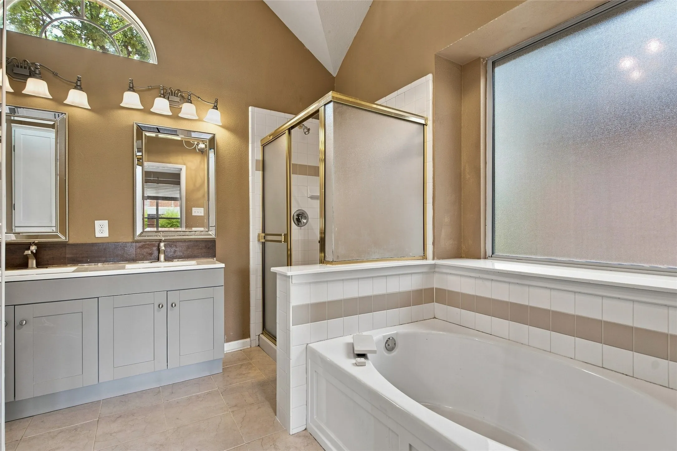 Single Family Residence For Sale in Collin County , 7112 Bryce Canyon Drive, Mc Kinney, Texas 75072, 3 Bedroom, 3 Bathroom, 2 Garage spaces, 2,554 Sqft, built in 2002, mls#21380572, Real Estate Agent in Mc Kinney, Homes For Sale in Collin county, Homes For Sale in Mc Kinney, Realtor in Mc Kinney Texas, Real Estate Brokerage Independent Realty Texas, Luminita Cordes Realtor