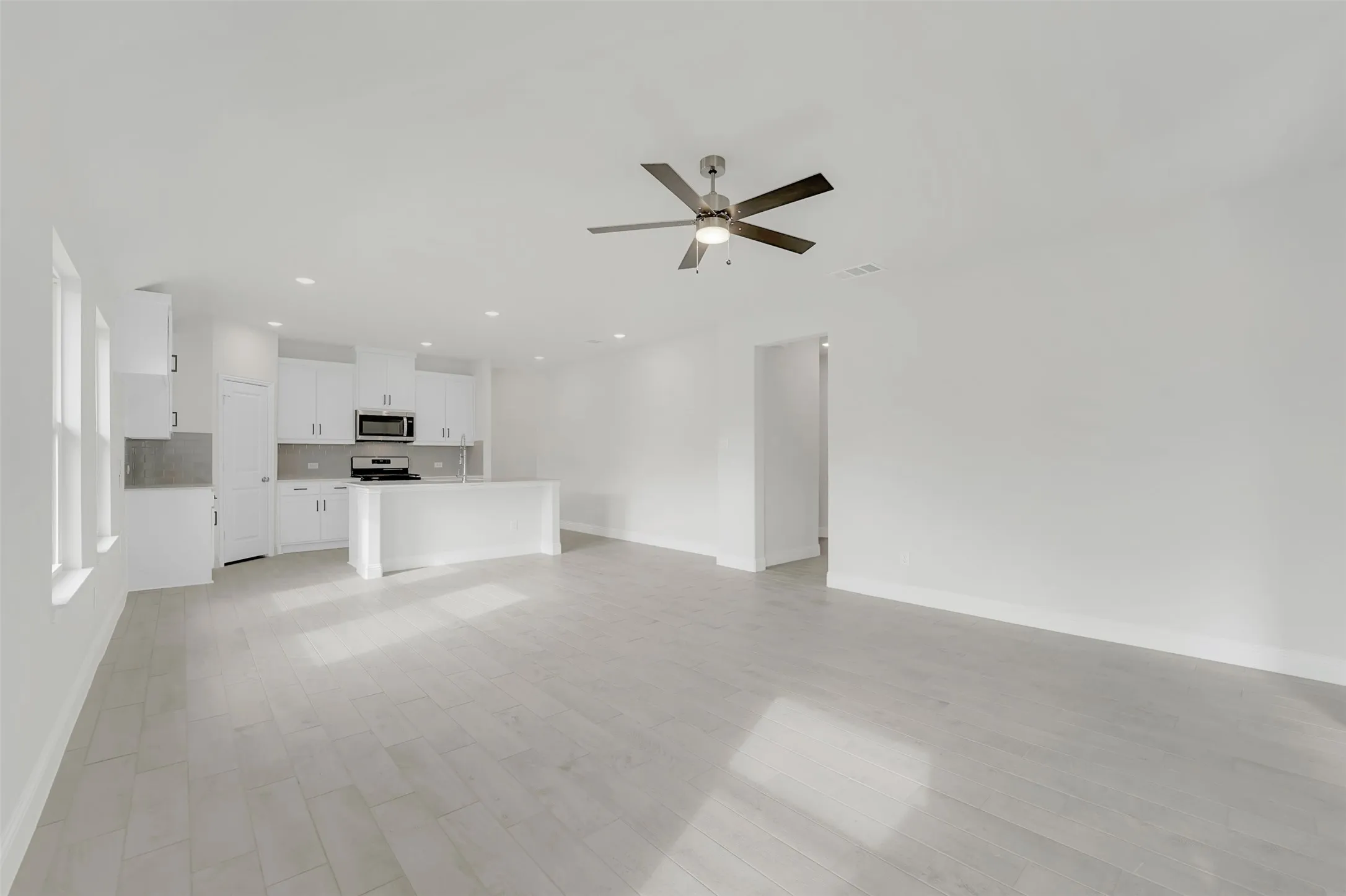 Single Family Residence For Rent in Collin County , 2901 Cantoni Creek, Princeton, Texas 75407, 4 Bedroom, 2 Bathroom, 2 Garage spaces, 1,992 Sqft, built in 2024, mls#21380548, Real Estate Agent in Princeton, Homes For Rent in Collin county, Homes For Rent in Princeton, Realtor in Princeton Texas, Real Estate Brokerage Independent Realty Texas, Luminita Cordes Realtor