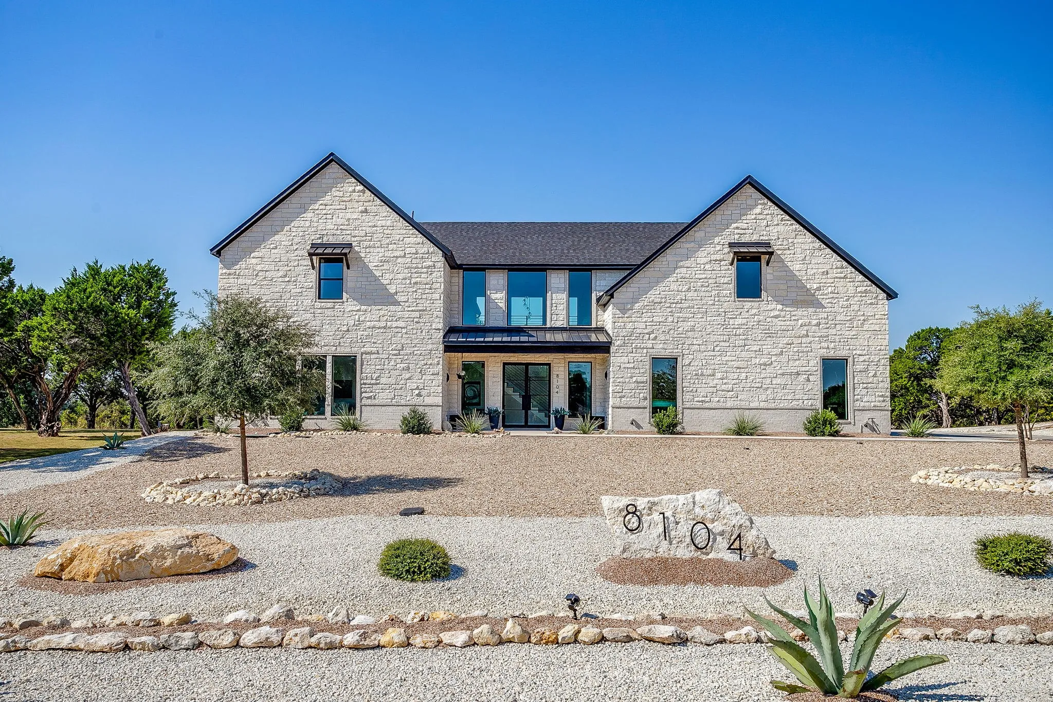 Single Family Residence For Sale in Johnson County , 8104 Leven Links Street, Cleburne, Texas 76033, 3 Bedroom, 3 Bathroom, 3 Garage spaces, 3,490 Sqft, built in 2023, mls#21380240, Real Estate Agent in Cleburne, Homes For Sale in Johnson county, Homes For Sale in Cleburne, Realtor in Cleburne Texas, Real Estate Brokerage Independent Realty Texas, Luminita Cordes Realtor