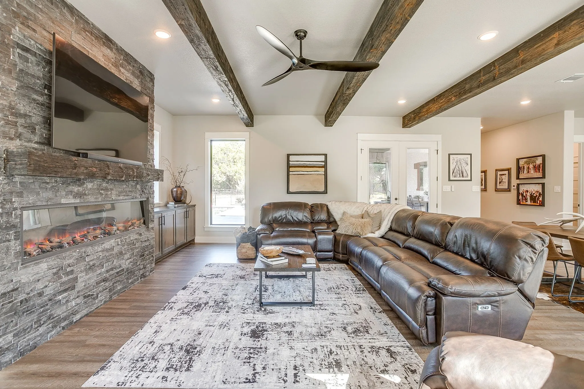 Single Family Residence For Sale in Johnson County , 8104 Leven Links Street, Cleburne, Texas 76033, 3 Bedroom, 3 Bathroom, 3 Garage spaces, 3,490 Sqft, built in 2023, mls#21380240, Real Estate Agent in Cleburne, Homes For Sale in Johnson county, Homes For Sale in Cleburne, Realtor in Cleburne Texas, Real Estate Brokerage Independent Realty Texas, Luminita Cordes Realtor