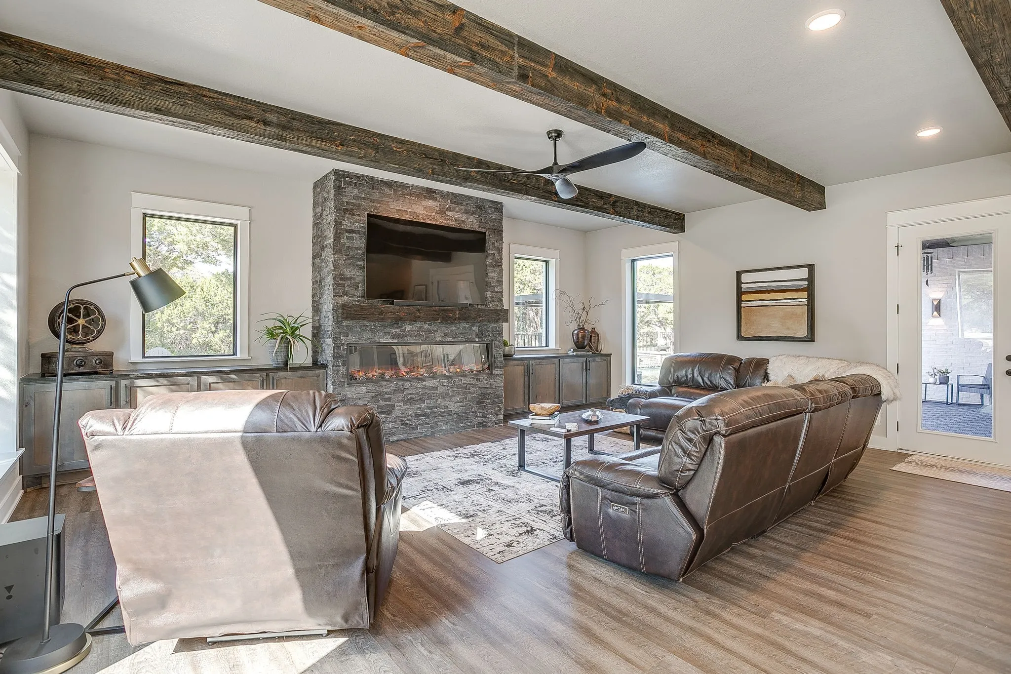 Single Family Residence For Sale in Johnson County , 8104 Leven Links Street, Cleburne, Texas 76033, 3 Bedroom, 3 Bathroom, 3 Garage spaces, 3,490 Sqft, built in 2023, mls#21380240, Real Estate Agent in Cleburne, Homes For Sale in Johnson county, Homes For Sale in Cleburne, Realtor in Cleburne Texas, Real Estate Brokerage Independent Realty Texas, Luminita Cordes Realtor