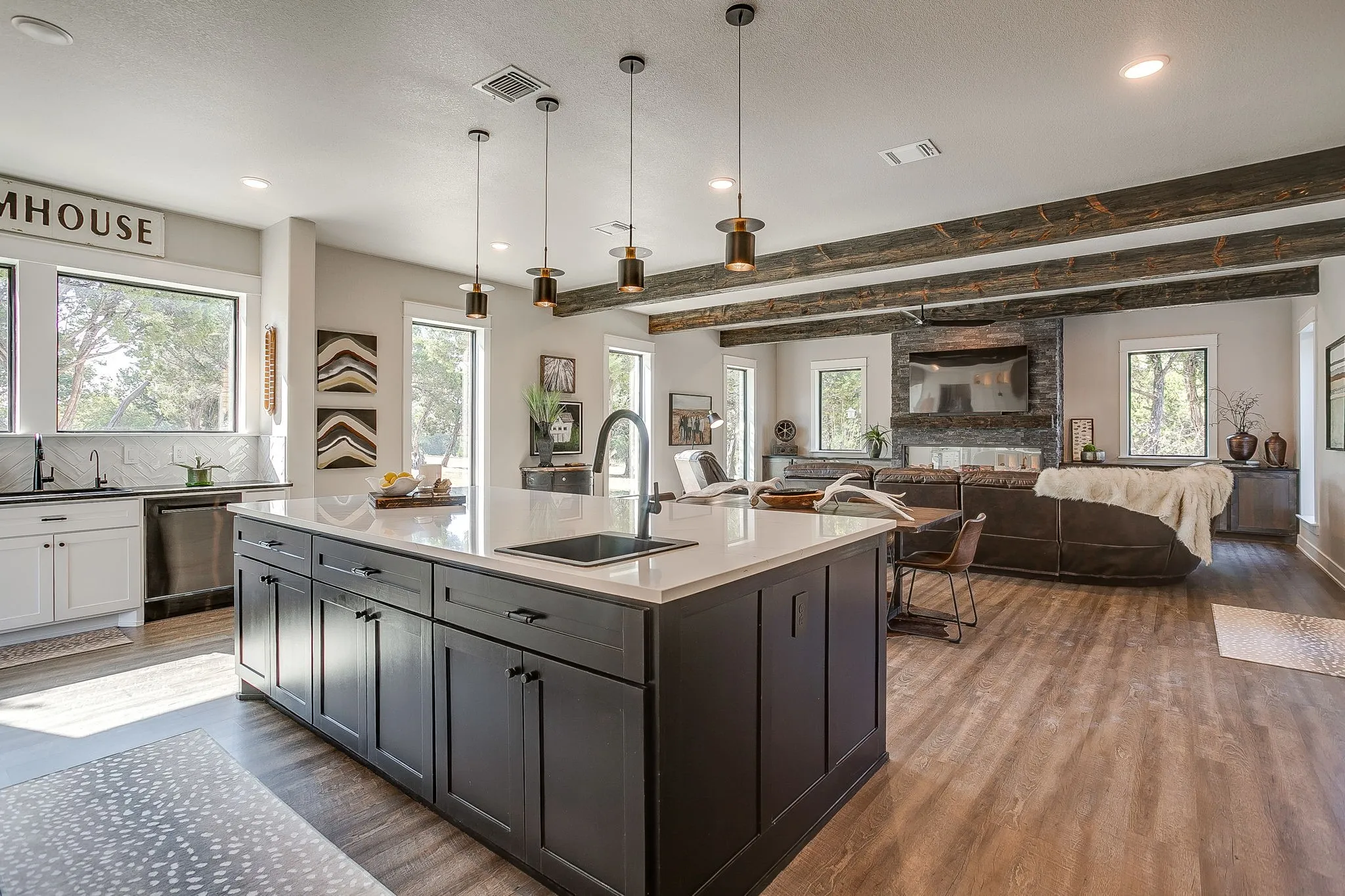 Single Family Residence For Sale in Johnson County , 8104 Leven Links Street, Cleburne, Texas 76033, 3 Bedroom, 3 Bathroom, 3 Garage spaces, 3,490 Sqft, built in 2023, mls#21380240, Real Estate Agent in Cleburne, Homes For Sale in Johnson county, Homes For Sale in Cleburne, Realtor in Cleburne Texas, Real Estate Brokerage Independent Realty Texas, Luminita Cordes Realtor