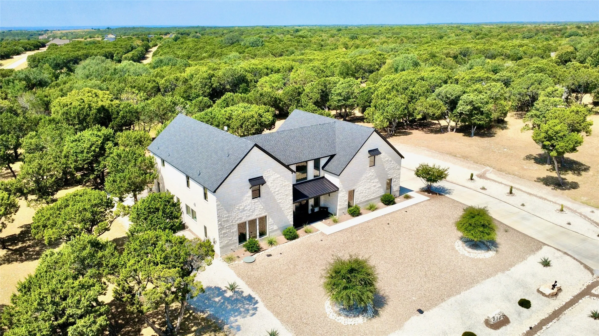 Single Family Residence For Sale in Johnson County , 8104 Leven Links Street, Cleburne, Texas 76033, 3 Bedroom, 3 Bathroom, 3 Garage spaces, 3,490 Sqft, built in 2023, mls#21380240, Real Estate Agent in Cleburne, Homes For Sale in Johnson county, Homes For Sale in Cleburne, Realtor in Cleburne Texas, Real Estate Brokerage Independent Realty Texas, Luminita Cordes Realtor