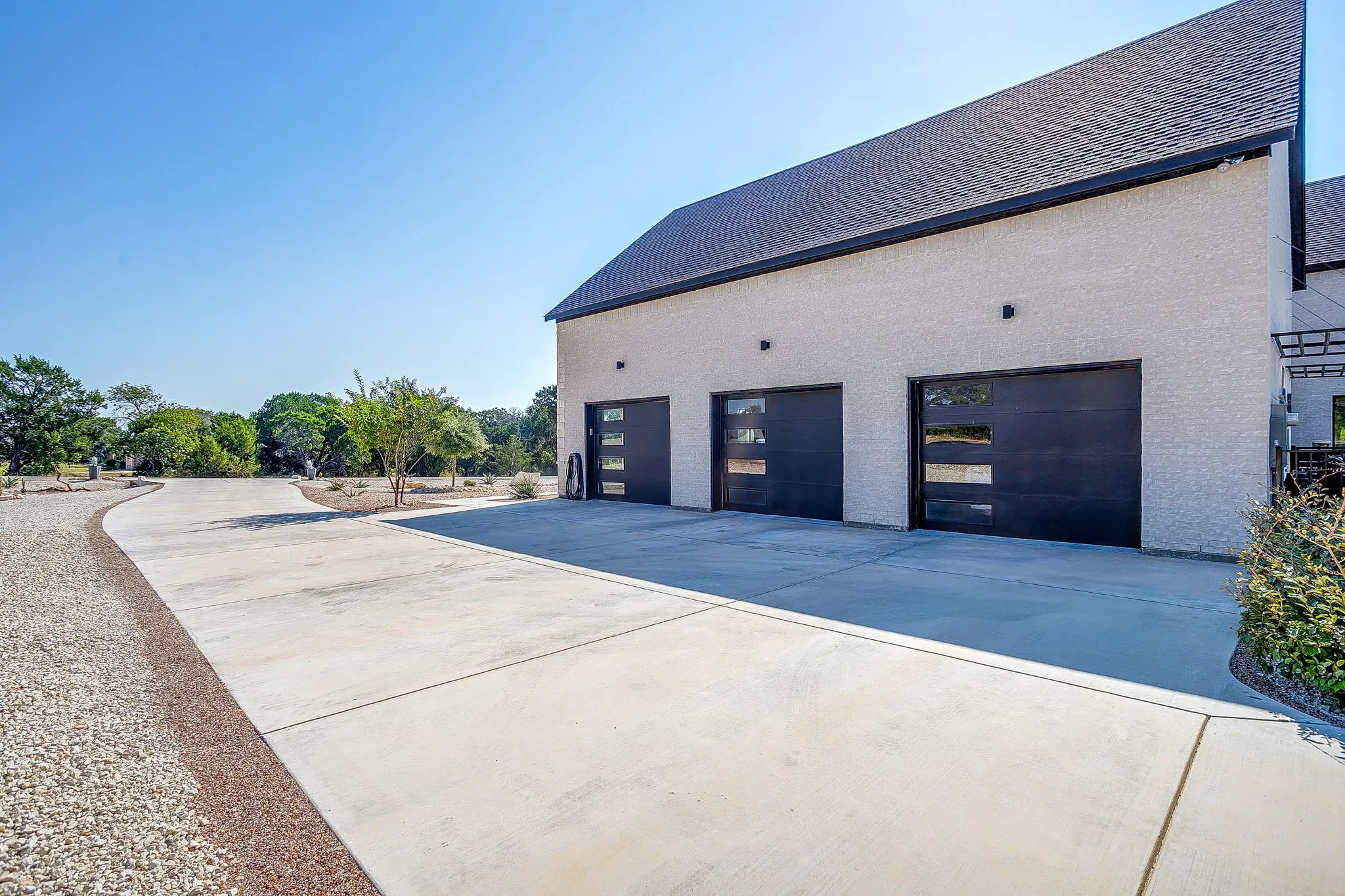 Single Family Residence For Sale in Johnson County , 8104 Leven Links Street, Cleburne, Texas 76033, 3 Bedroom, 3 Bathroom, 3 Garage spaces, 3,490 Sqft, built in 2023, mls#21380240, Real Estate Agent in Cleburne, Homes For Sale in Johnson county, Homes For Sale in Cleburne, Realtor in Cleburne Texas, Real Estate Brokerage Independent Realty Texas, Luminita Cordes Realtor