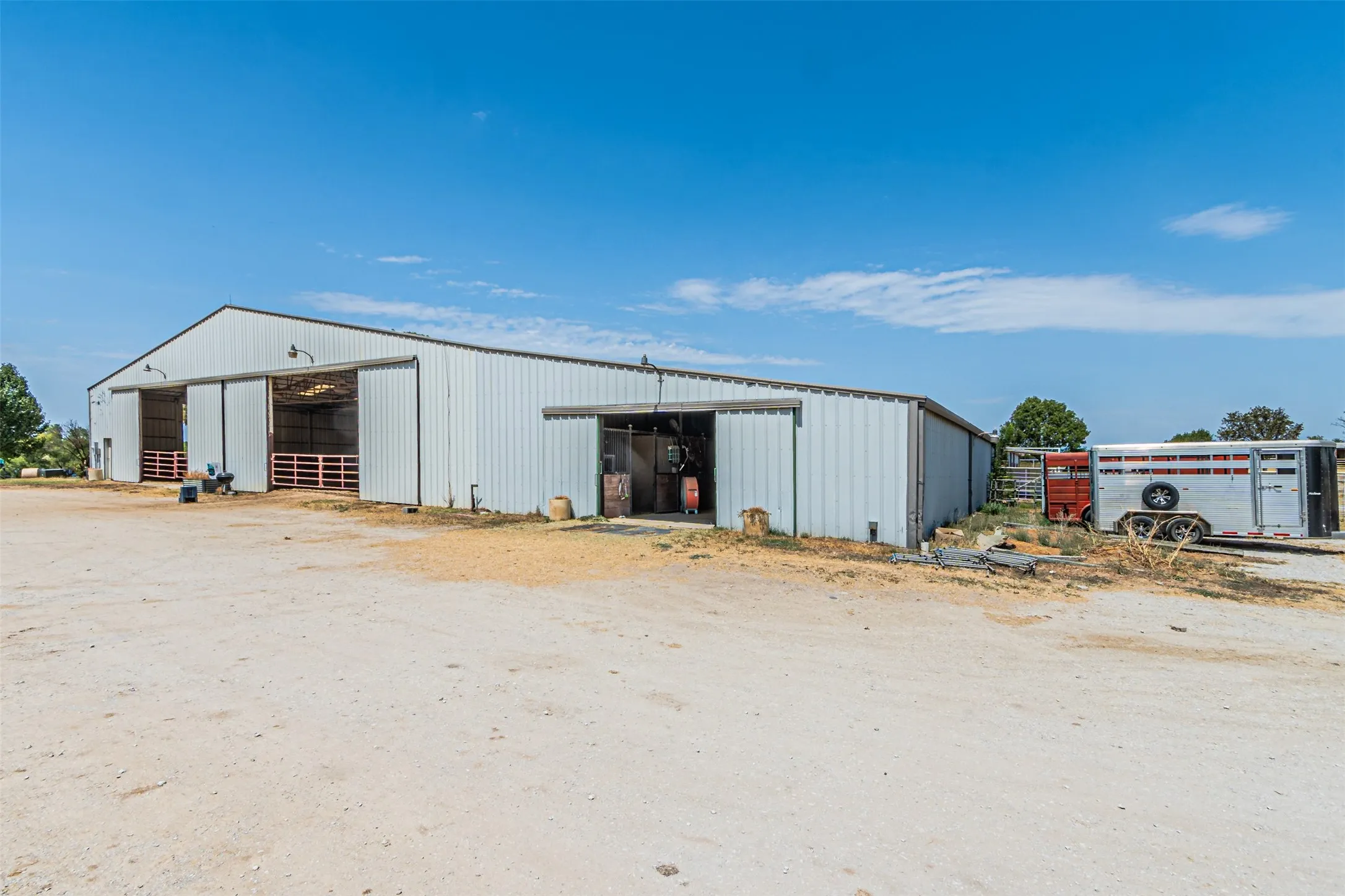 Farm For Sale in Denton County , 12146 FM2450 Highway, Sanger, Texas 76266, 3 Bedroom, 3 Bathroom, 2 Garage spaces, 1,500 Sqft, built in 1987, mls#21369820, Real Estate Agent in Sanger, Homes For Sale in Denton county, Homes For Sale in Sanger, Realtor in Sanger Texas, Real Estate Brokerage Independent Realty Texas, Luminita Cordes Realtor