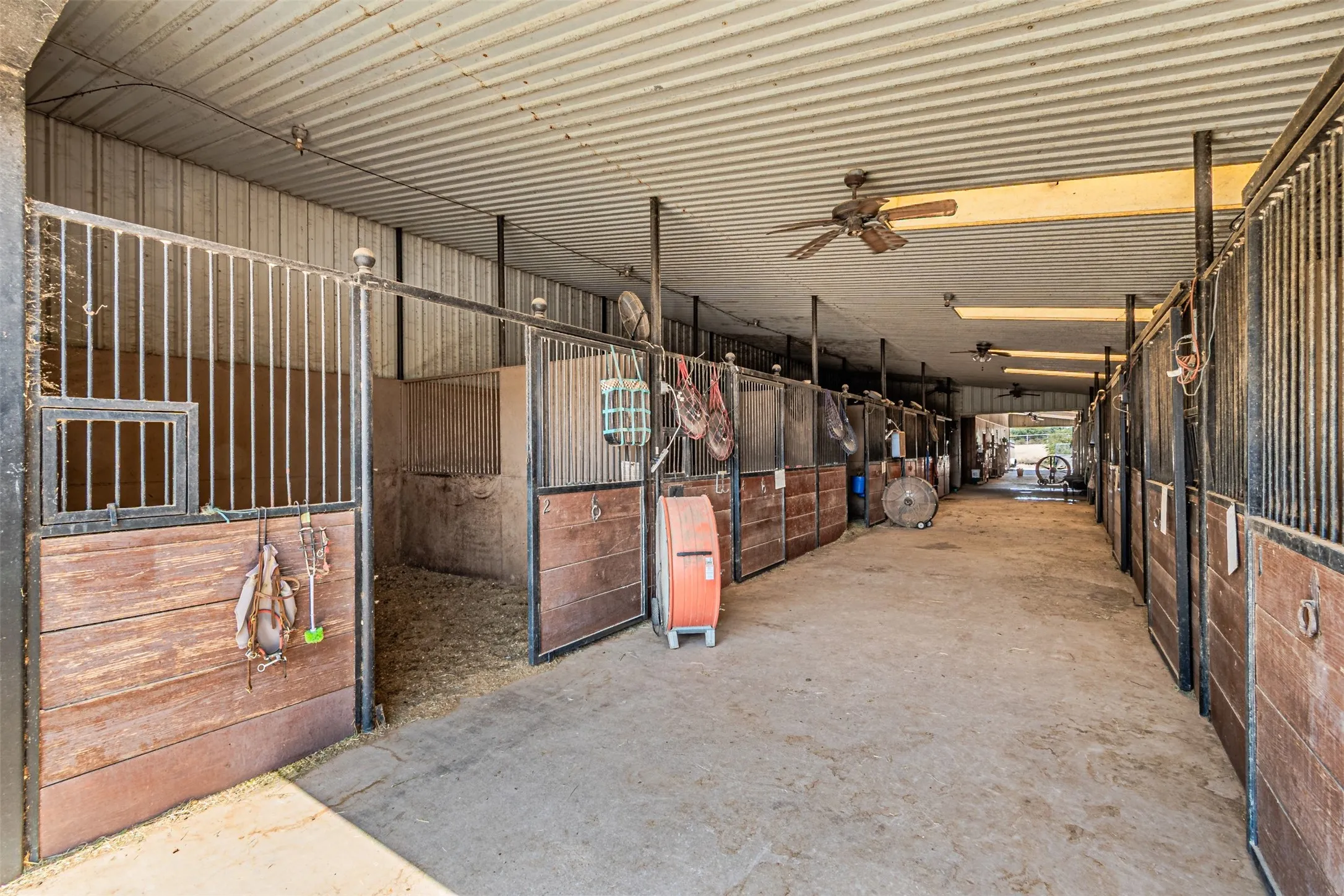 Farm For Sale in Denton County , 12146 FM2450 Highway, Sanger, Texas 76266, 3 Bedroom, 3 Bathroom, 2 Garage spaces, 1,500 Sqft, built in 1987, mls#21369820, Real Estate Agent in Sanger, Homes For Sale in Denton county, Homes For Sale in Sanger, Realtor in Sanger Texas, Real Estate Brokerage Independent Realty Texas, Luminita Cordes Realtor